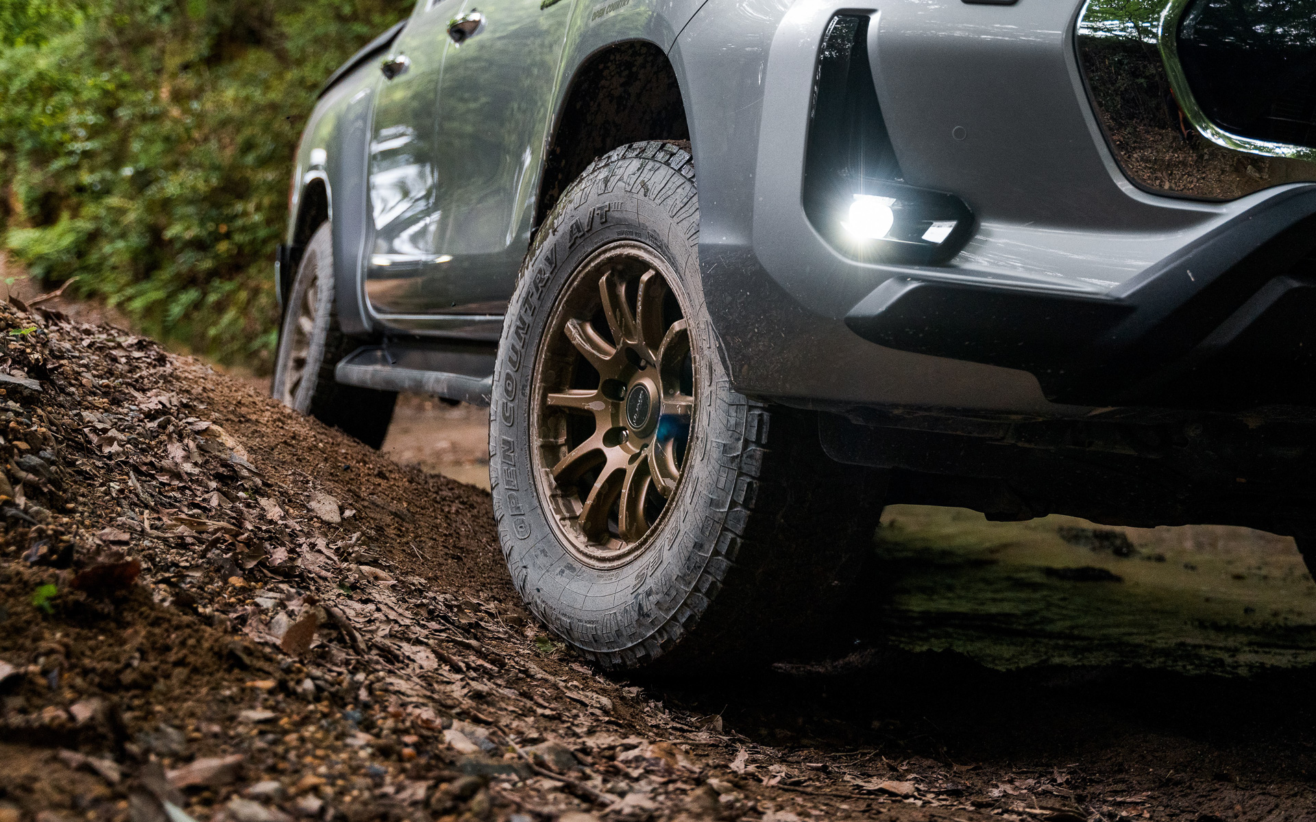 新製品オールテレーンタイヤ「OPEN COUNTRY A/T III」装着イメージ