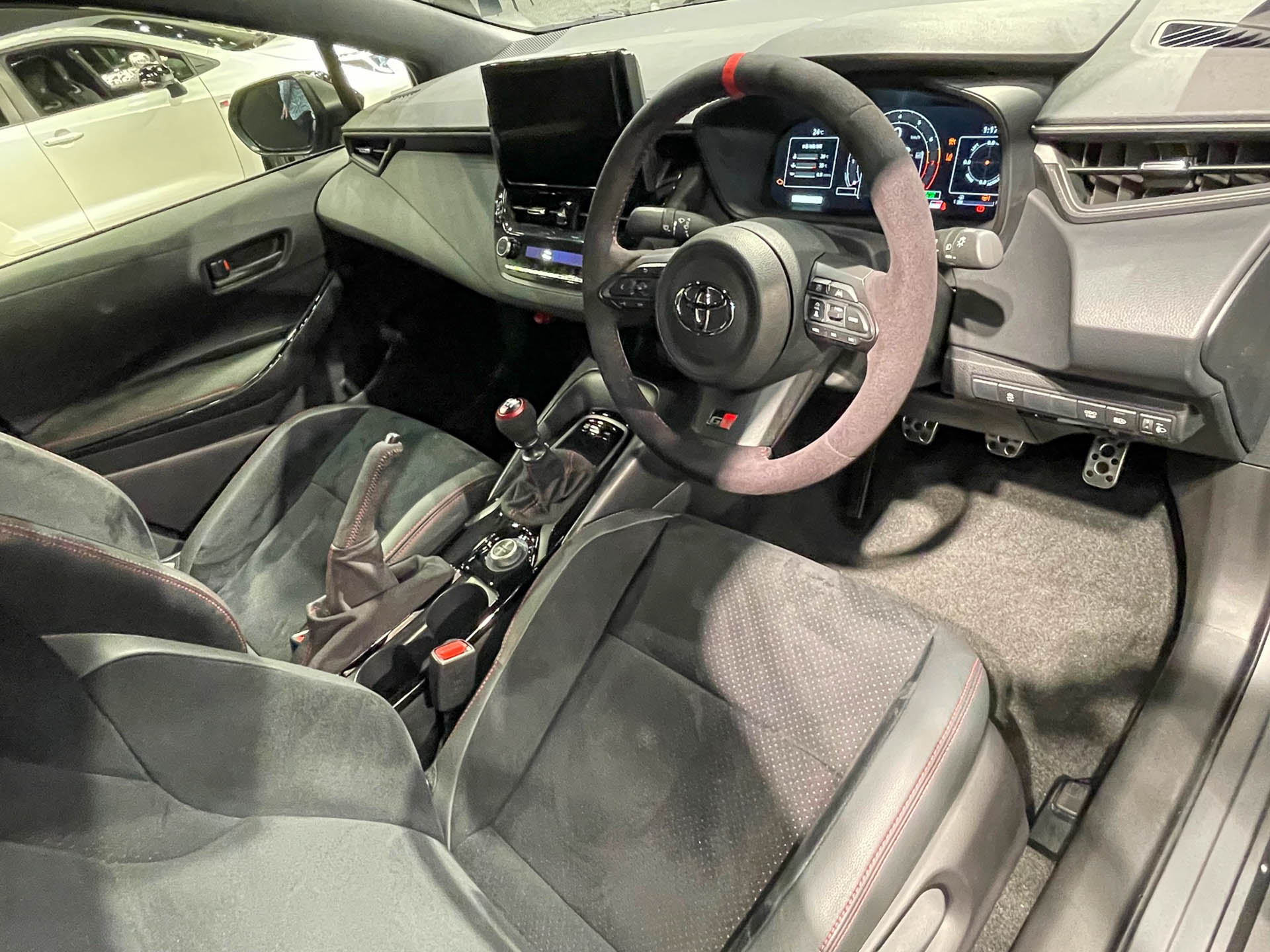 モリゾウエディションのコックピット、光の関係で色が違うように見えますが気のせいです！