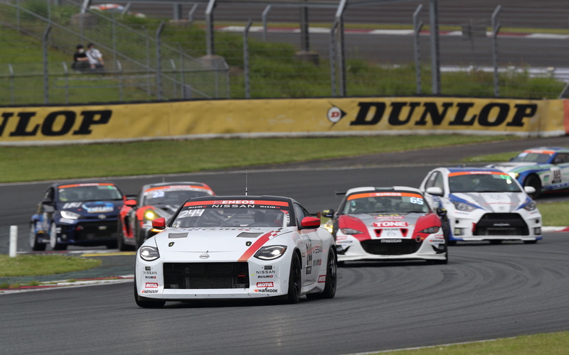 富士SUPER TEC24時間レース、62号車 HELM MOTORSPORTS GTR GT3が760周