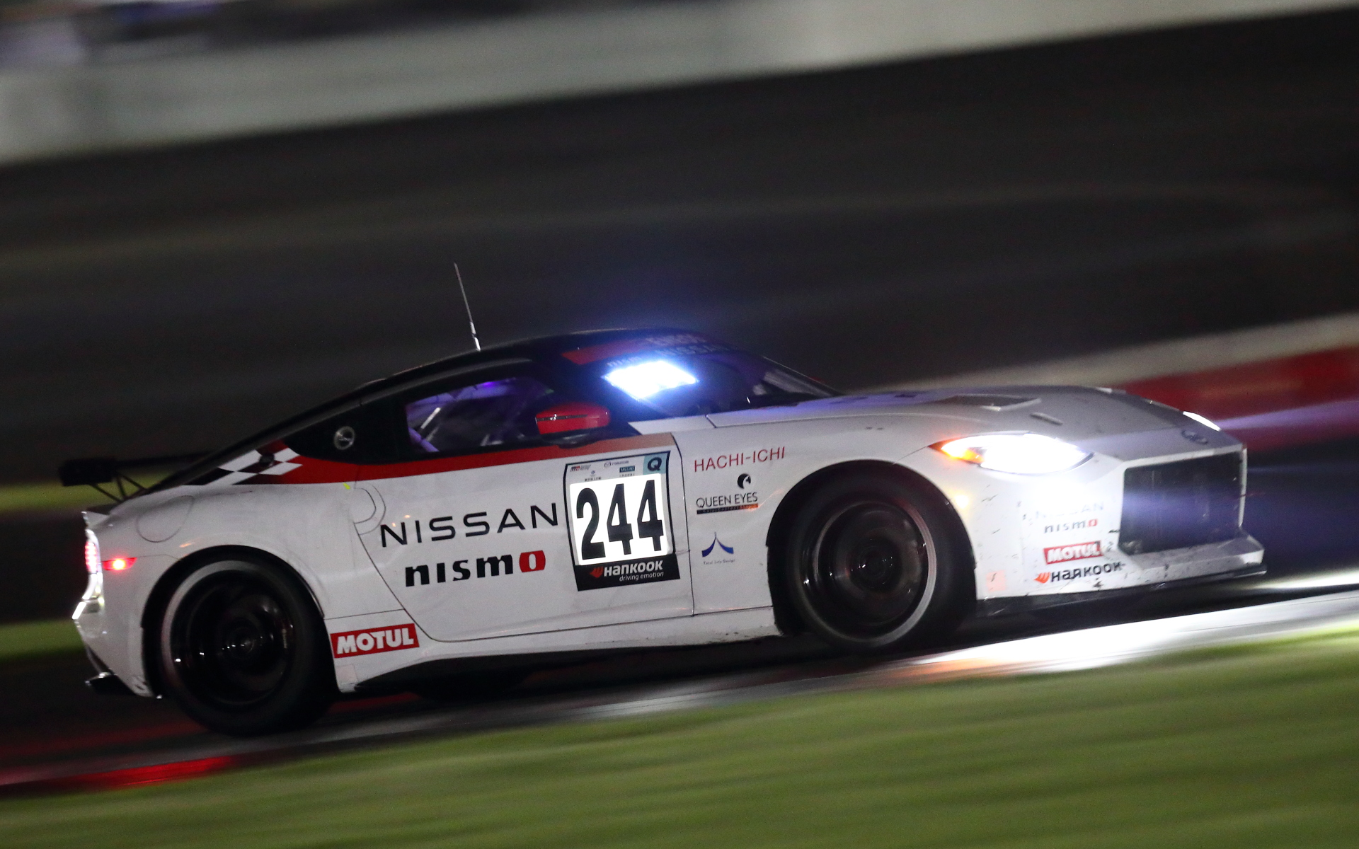 2位：244号車 Nissan Z Racing Concept（田中哲也/田中徹/三宅淳詞/高星明誠/安田裕信組）