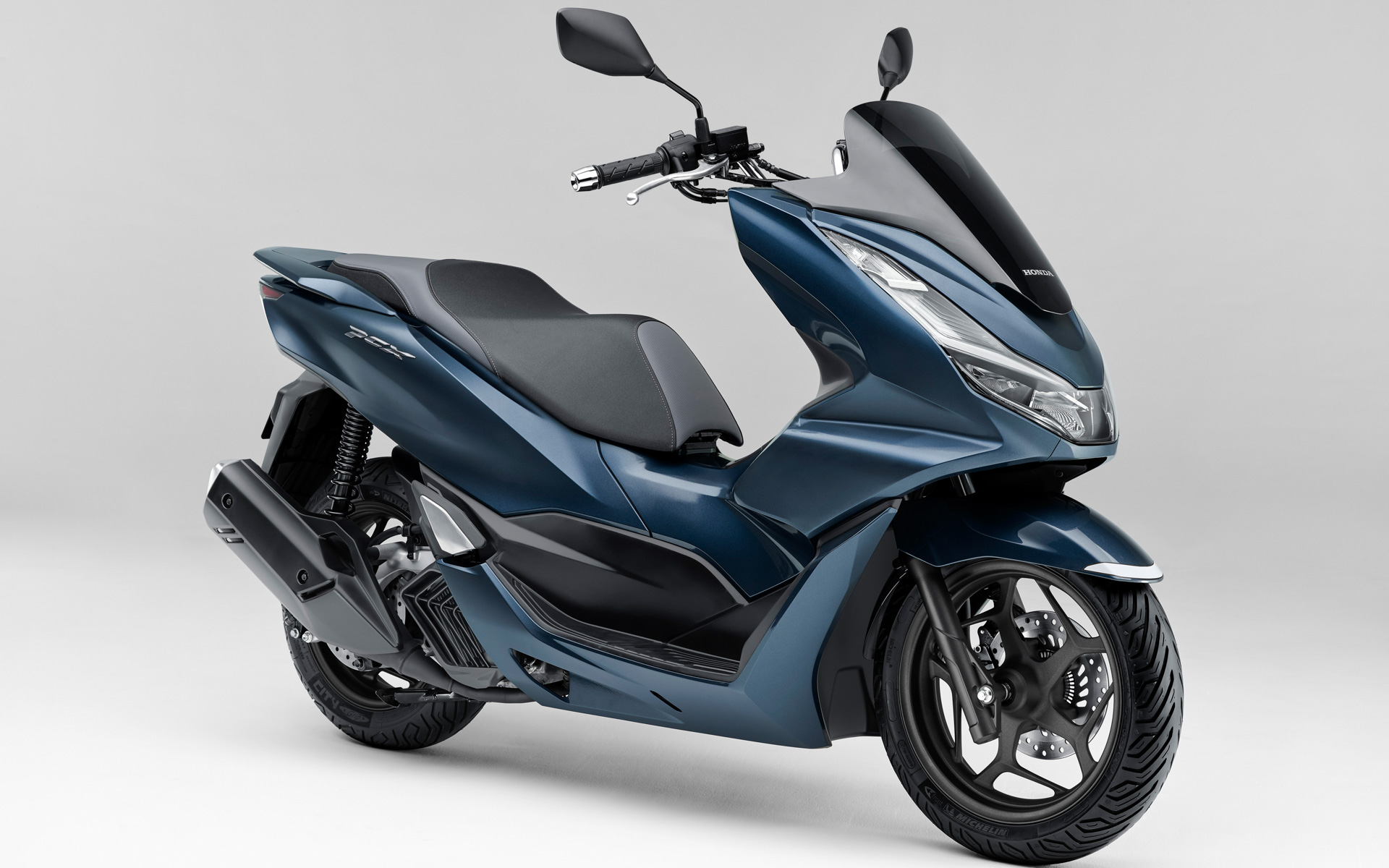 PCX（フォギーブルーメタリック）