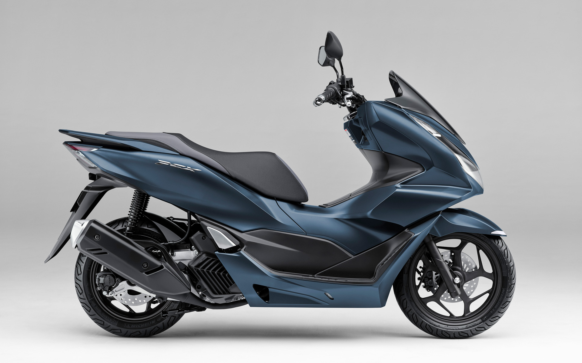 PCX（フォギーブルーメタリック）