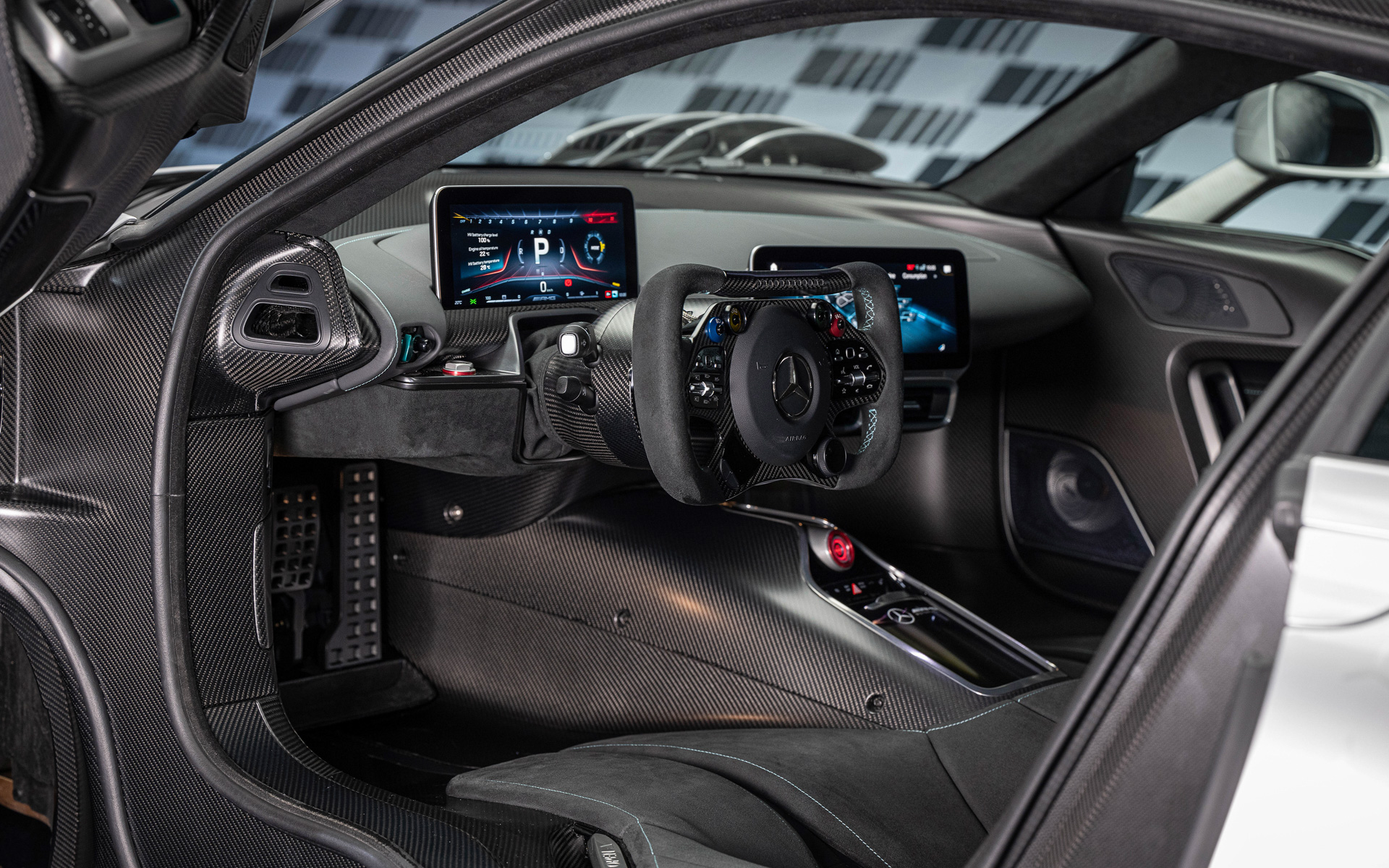 AMG ONEのコクピット