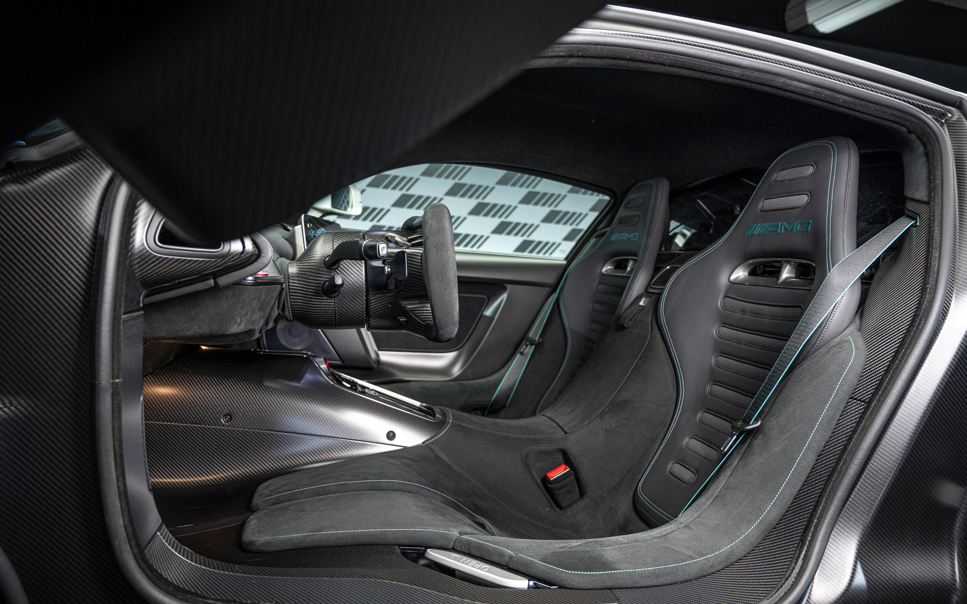 シートの背もたれは2段階調整式