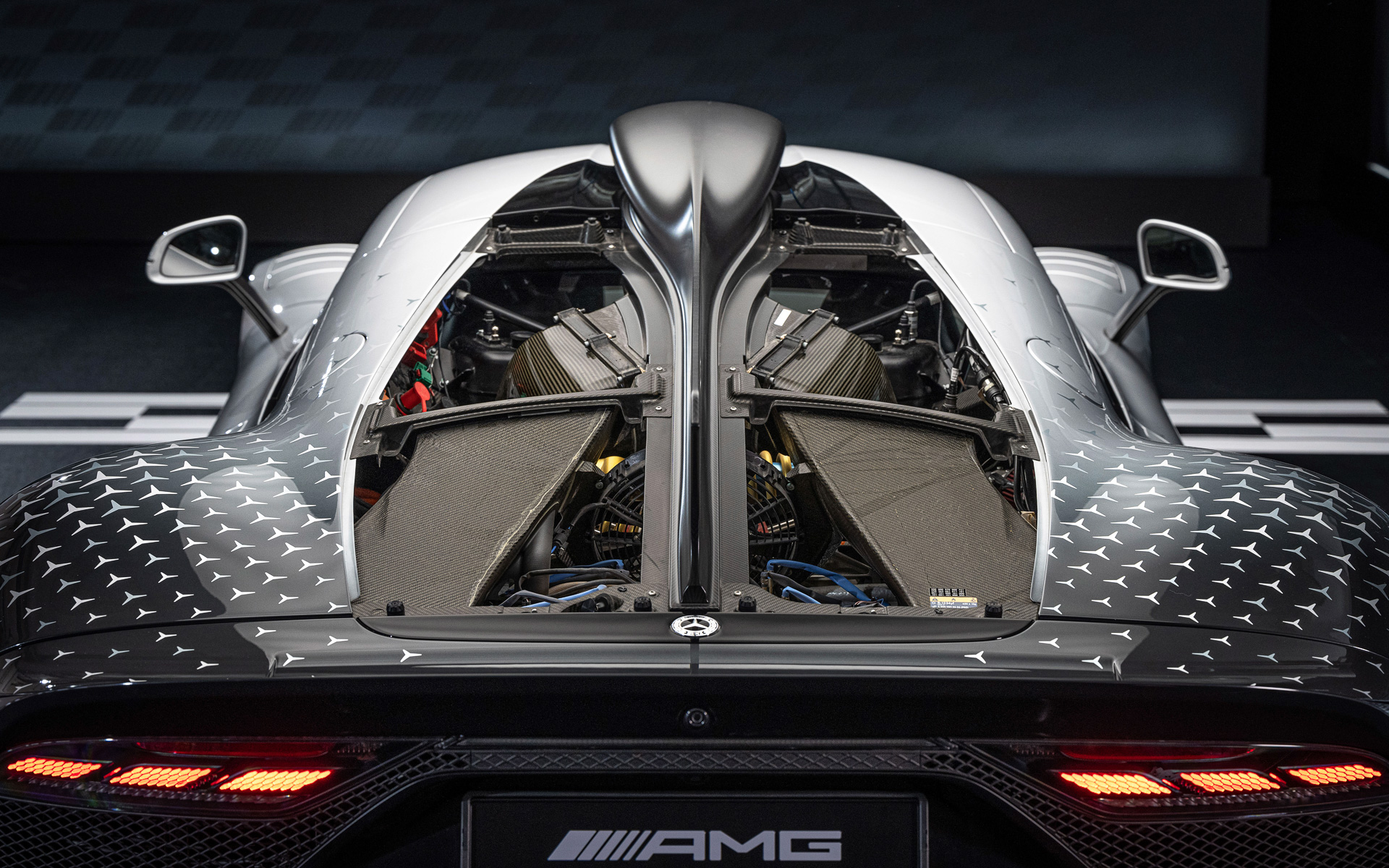 リアのカバーは脱着可能となっている