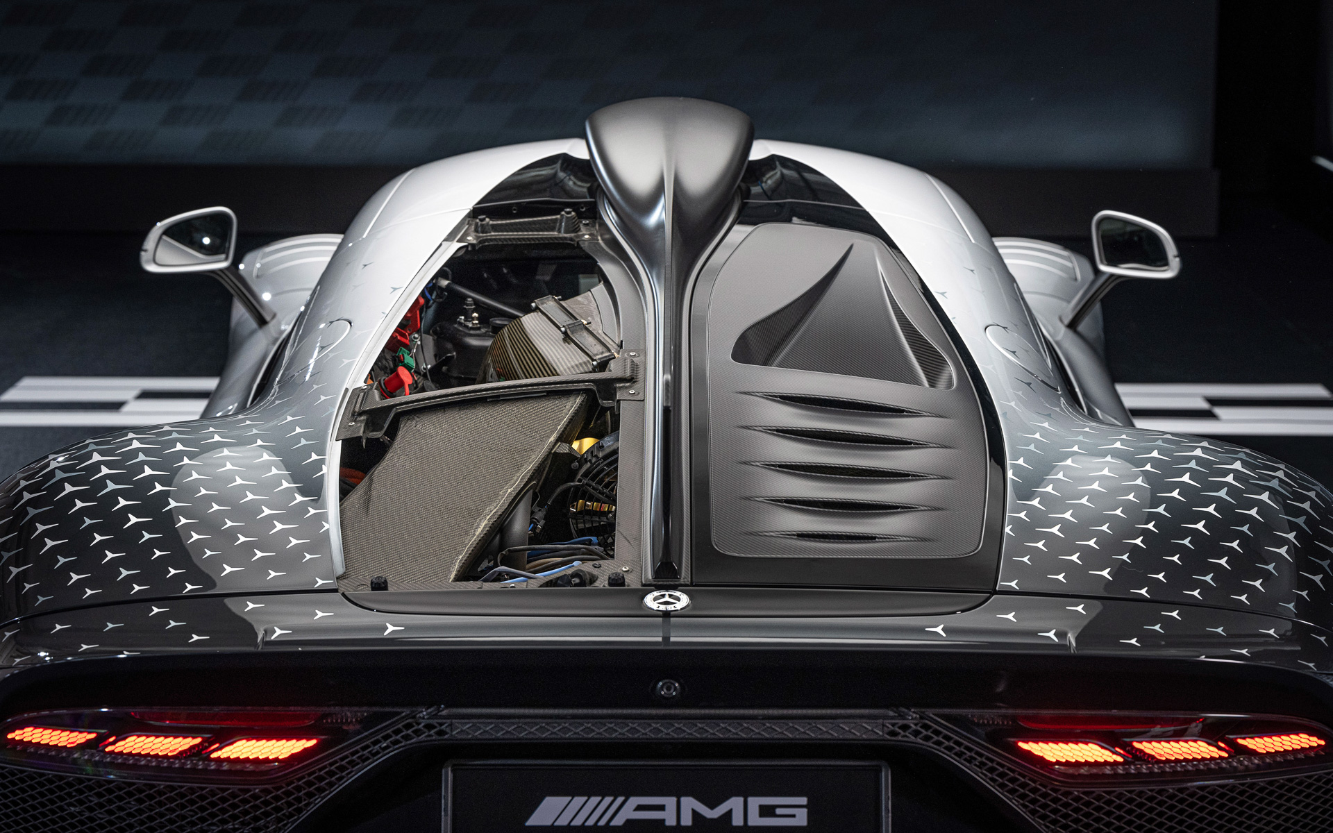 リアのカバーは脱着可能となっている