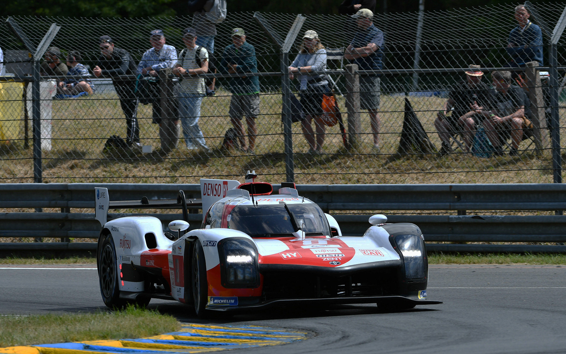 GR010 HYBRID 8号車