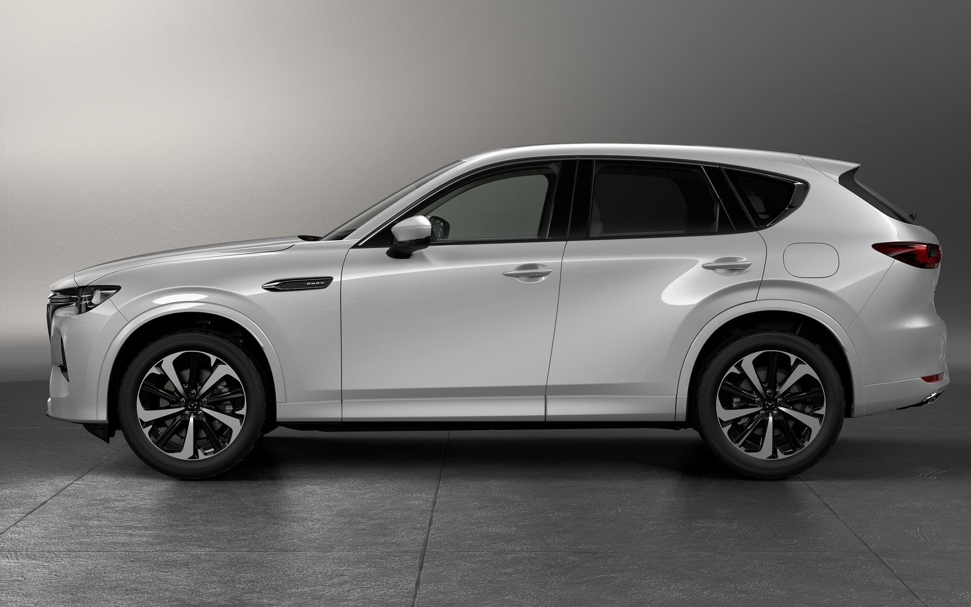 新型「CX-60」（欧州仕様）