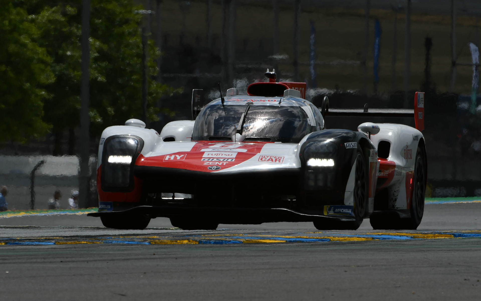 トヨタ自動車がル・マン24時間レースを5連覇。TOYOTA GAZOO RACING 8号車（セバスチャン・ブエミ/ブレンドン・ハートレー/平川亮組）が優勝