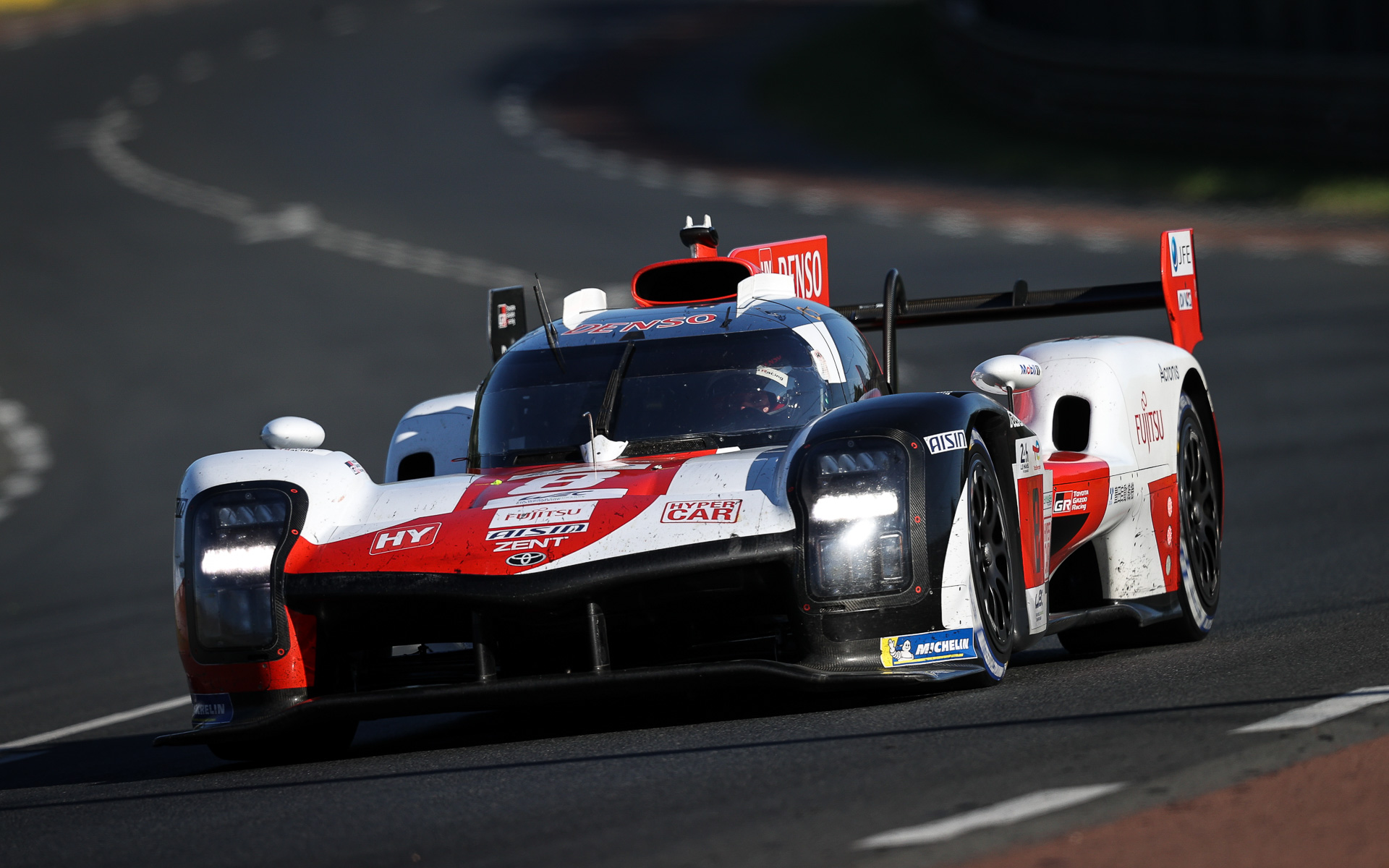 計5177kmを走りぬいて8号車が優勝、7号車が2位とGR010 HYBRIDが1-2フィニッシュ