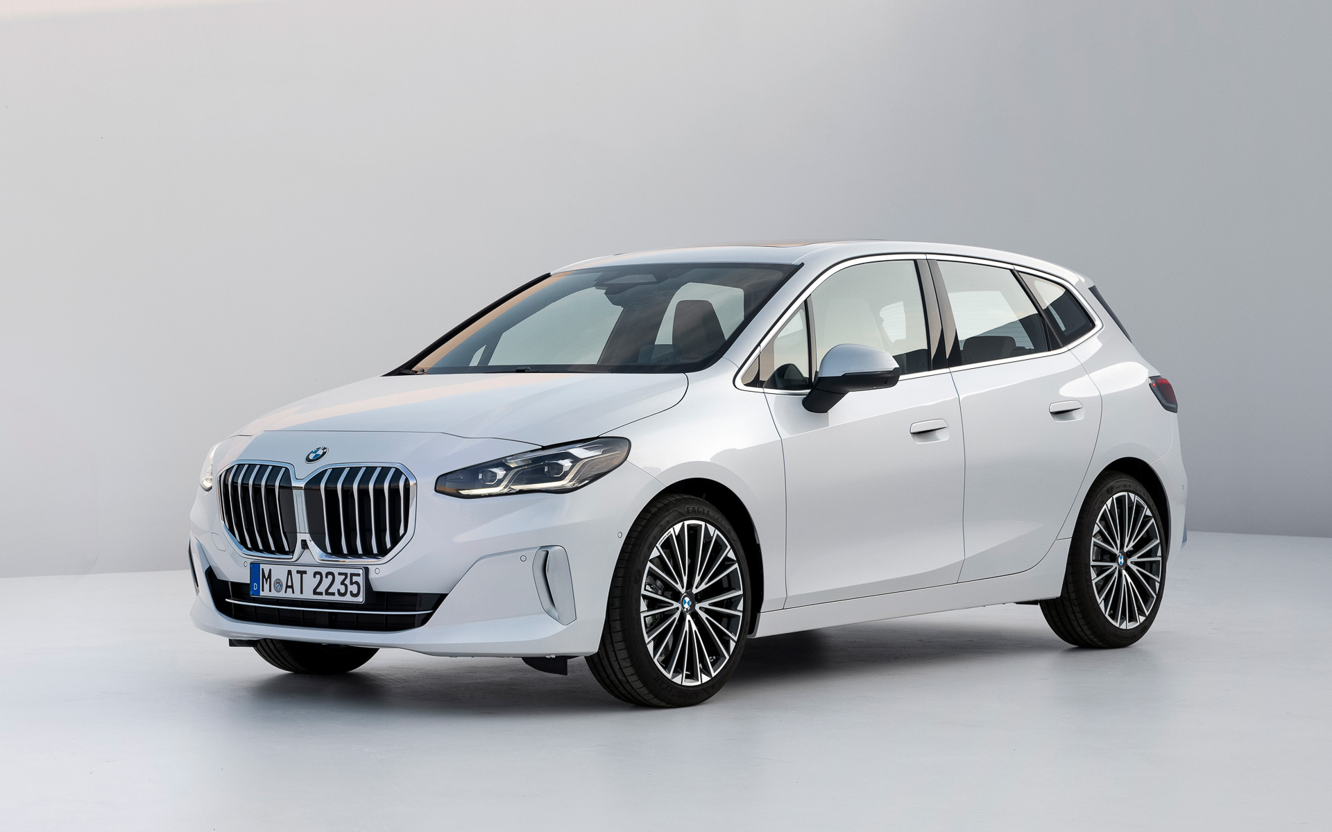 2シリーズ アクティブ ツアラーのボディサイズは4385×1825×1580mm（全長×全幅×全高）、ホイールベースは2670mm