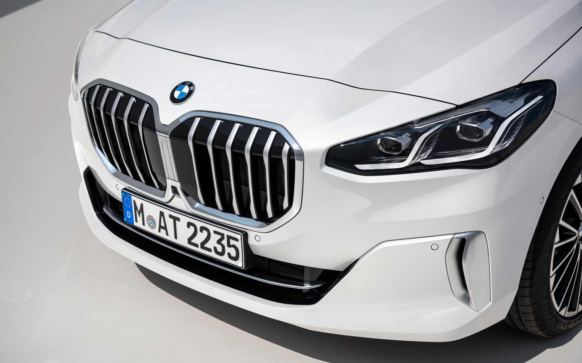 2シリーズ アクティブ ツアラーのボディサイズは4385×1825×1580mm（全長×全幅×全高）、ホイールベースは2670mm