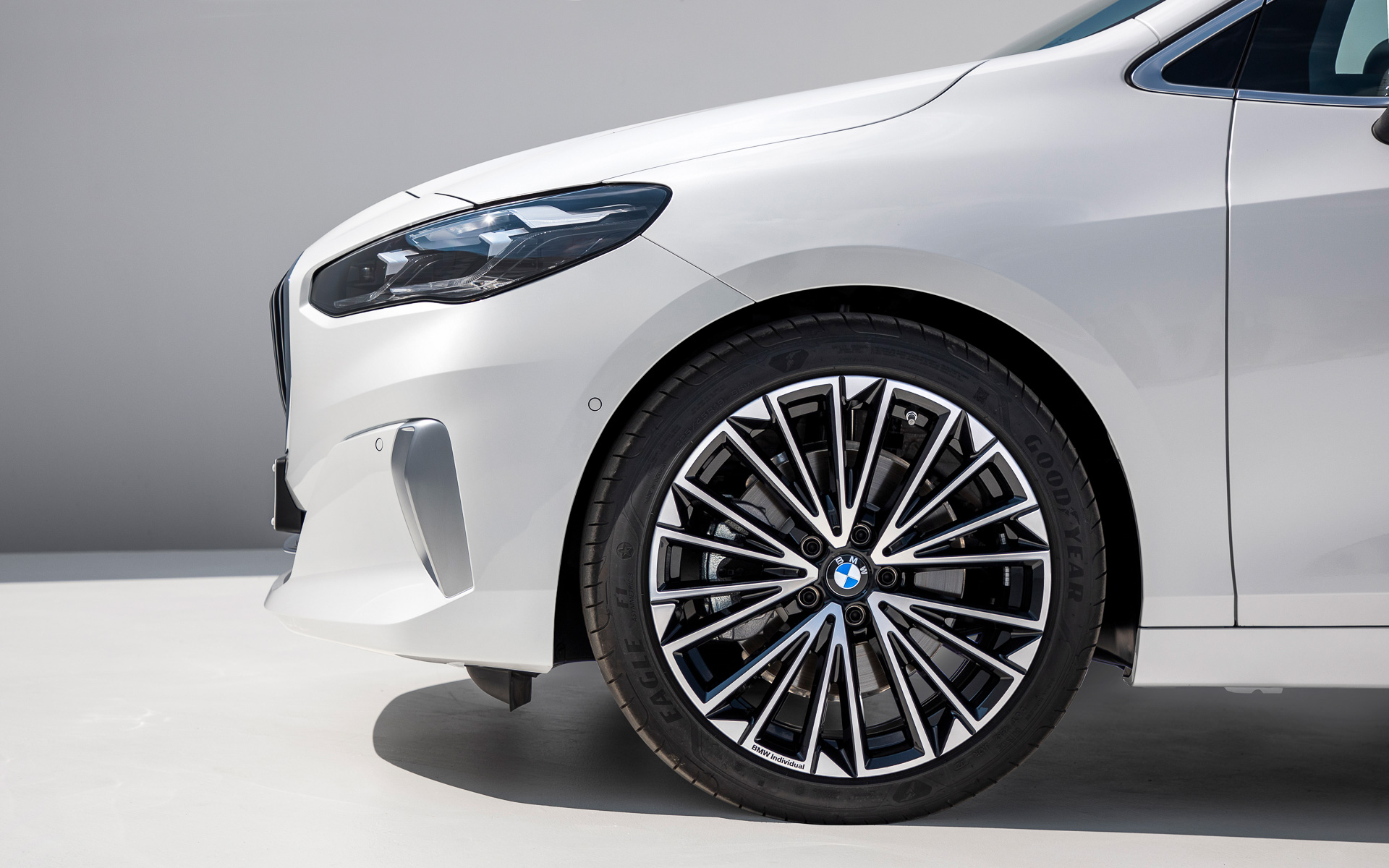 2シリーズ アクティブ ツアラーのボディサイズは4385×1825×1580mm（全長×全幅×全高）、ホイールベースは2670mm