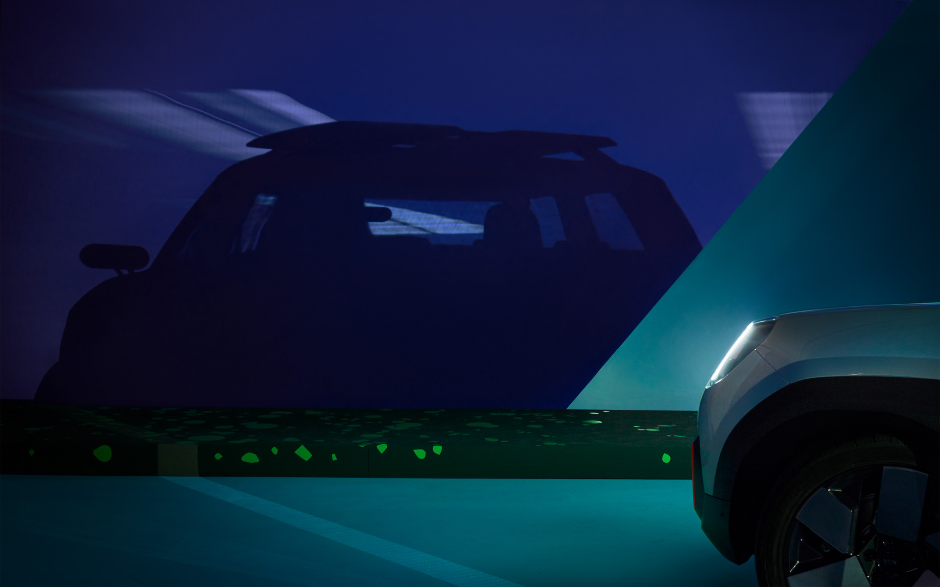 MINIがバッテリEVのクロスオーバーモデルのコンセプトモデルを7月末に公開すると予告した