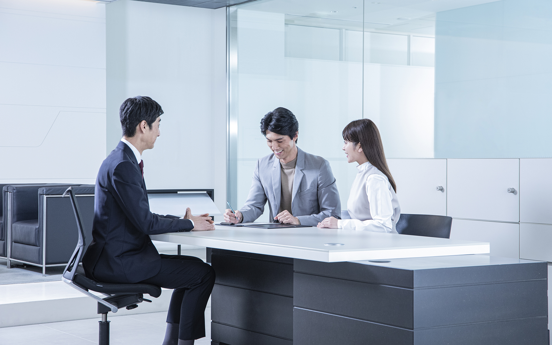 e-tron 資格認定制度は「e-tron セールスコンサルタント」と「e-tron スペシャリスト」の2段構成