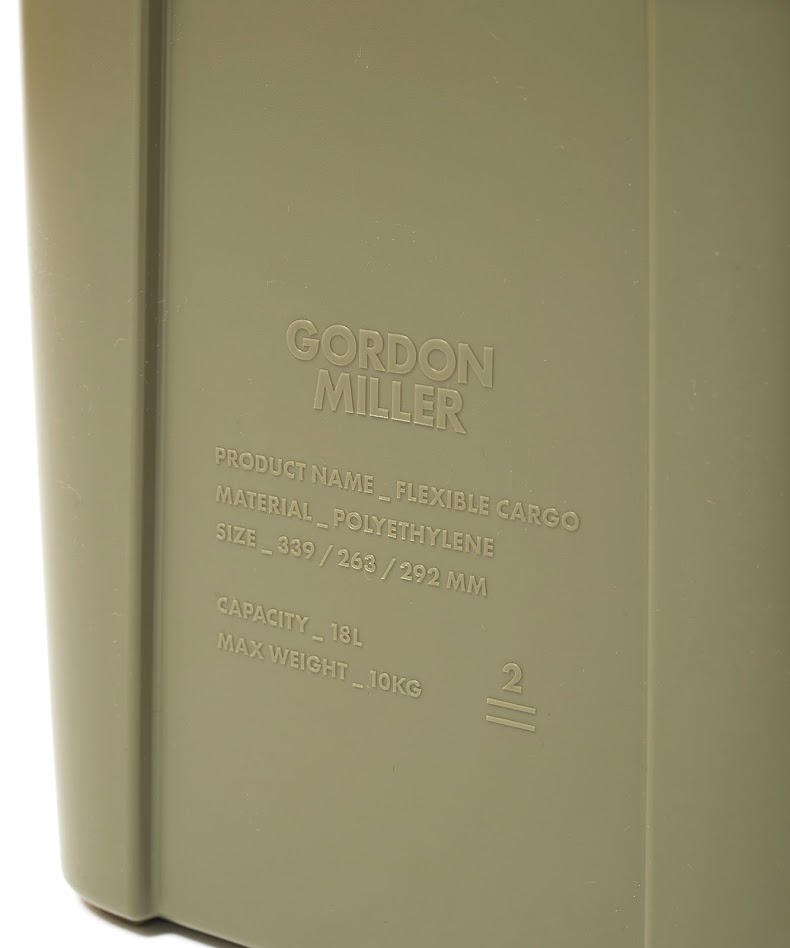 フレキシブルカーゴのサイズは339×292×263mm（幅×高さ×奥行き）、容量は18L、耐荷重は10kg
