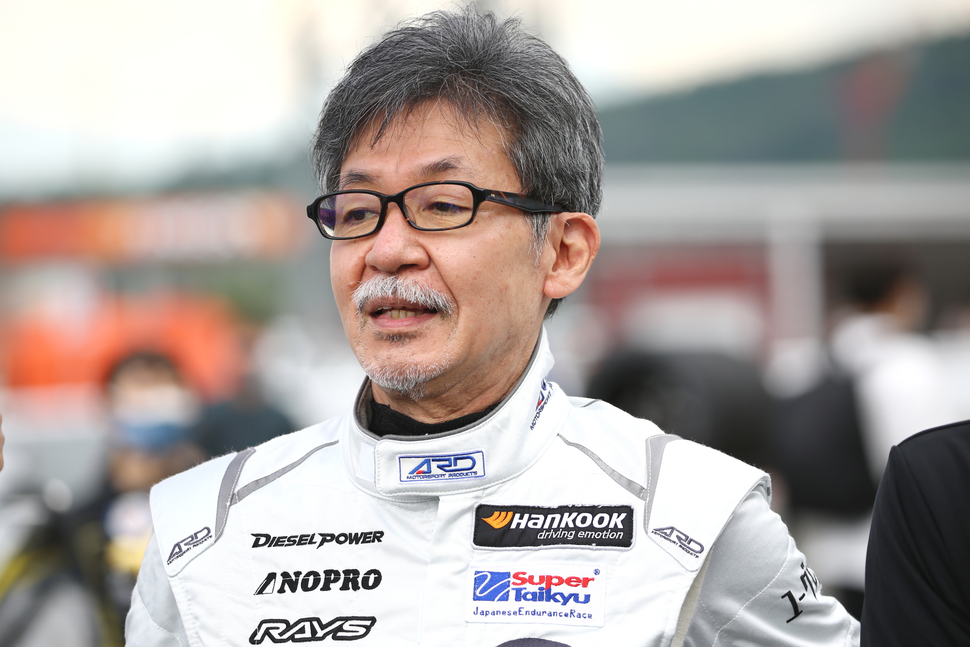 チーム代表兼ドライバーの前田育男選手