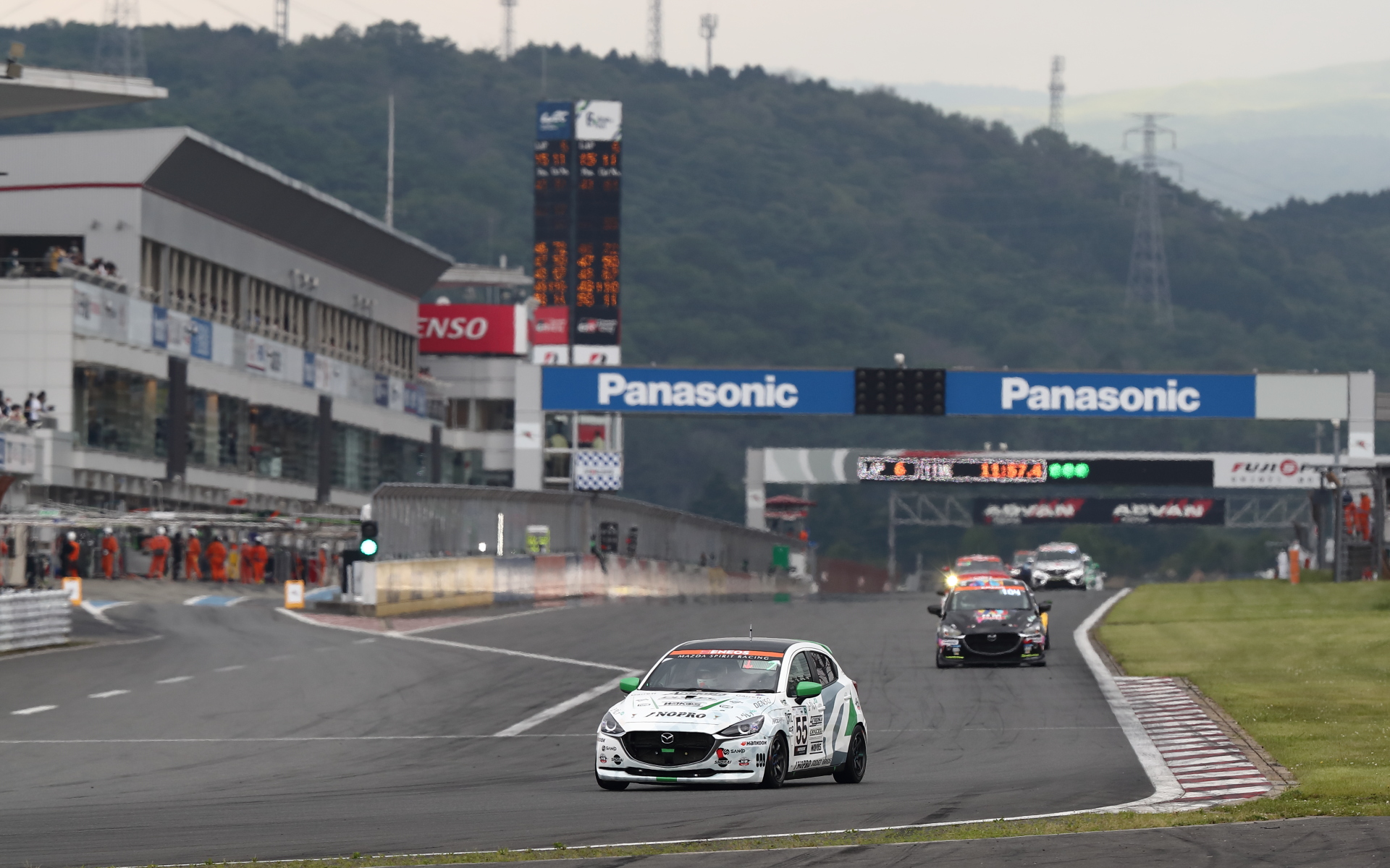 レース序盤はST-5クラスのトップとも同等のラップで周回し、開幕戦よりも戦闘力を上げた姿をみせた