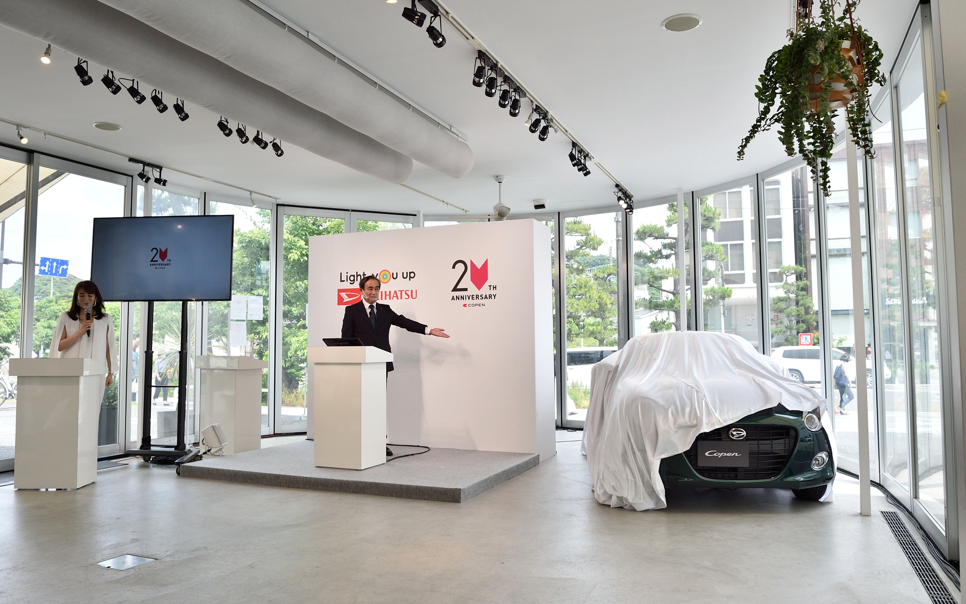 コペン 20周年特別仕様車のアンベール