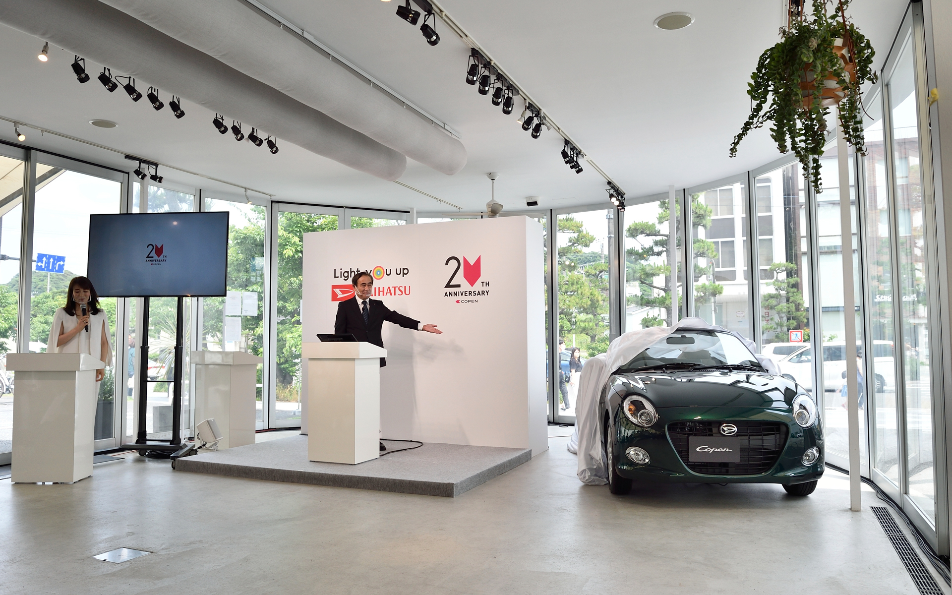 コペン 20周年特別仕様車のアンベール