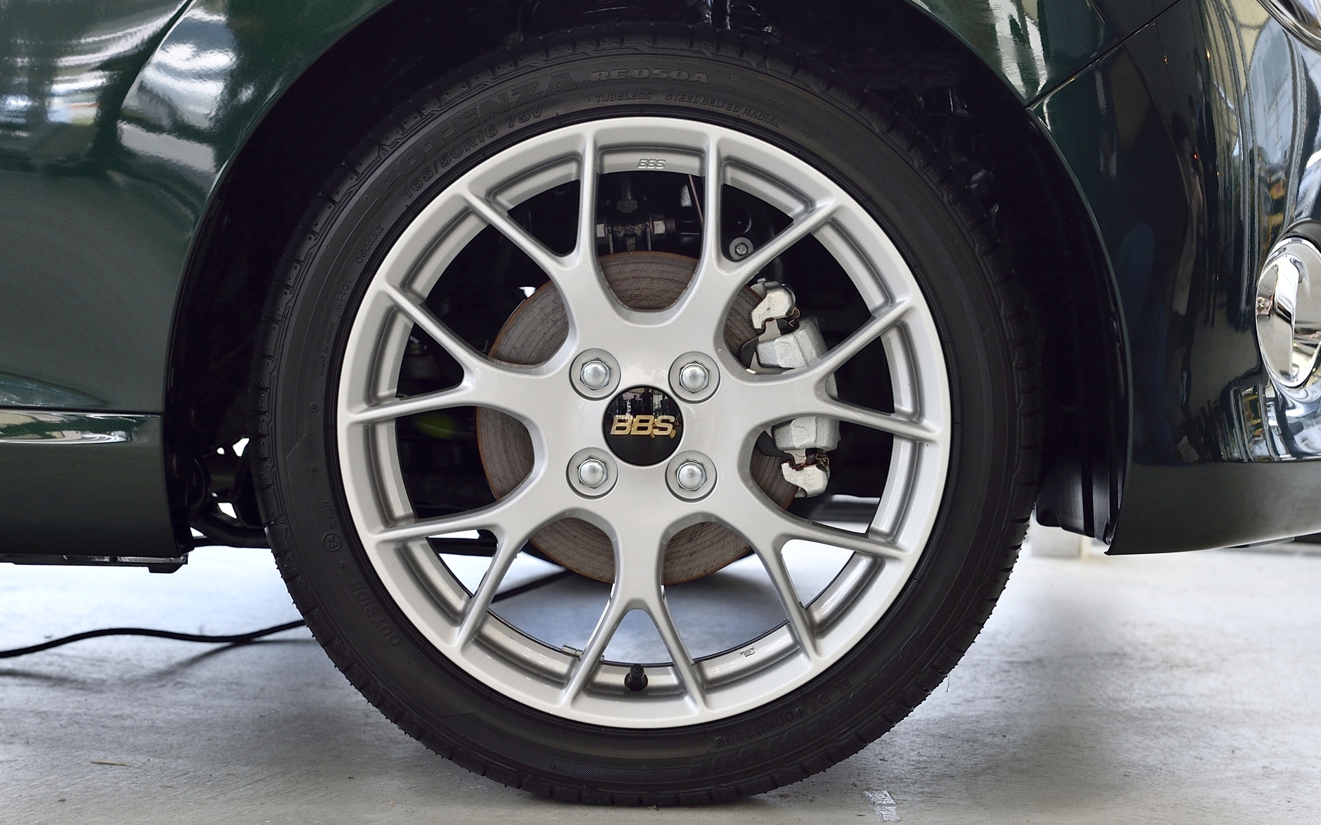 BBS製鍛造16インチアルミホイールはコペン専用デザインとなり、GR SPORTと同じ仕様