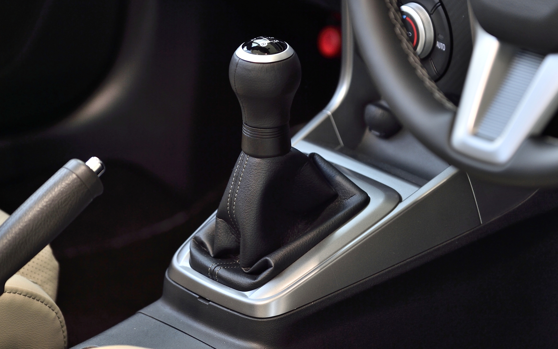 本革巻きシフトノブ