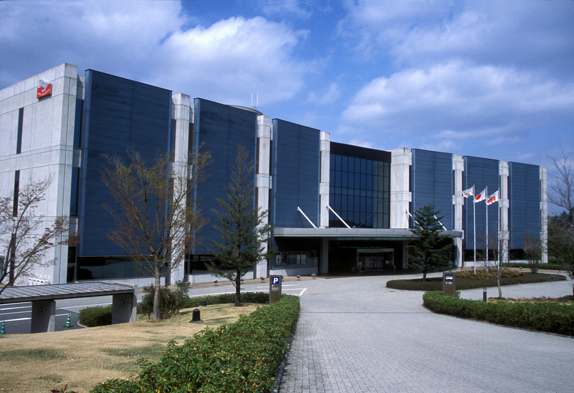 ホンダコレクションホール（モビリティリゾートもてぎ内）。内容：初代シビックからはじまる人中心の考え方となるMM思想や、時代を先取りしたデザインを通して創出した新価値、実現するための創意工夫にフォーカスを当てた企画展を開催。また期間中に歴代シビックを取り揃えたサーキットでのパレードランも予定