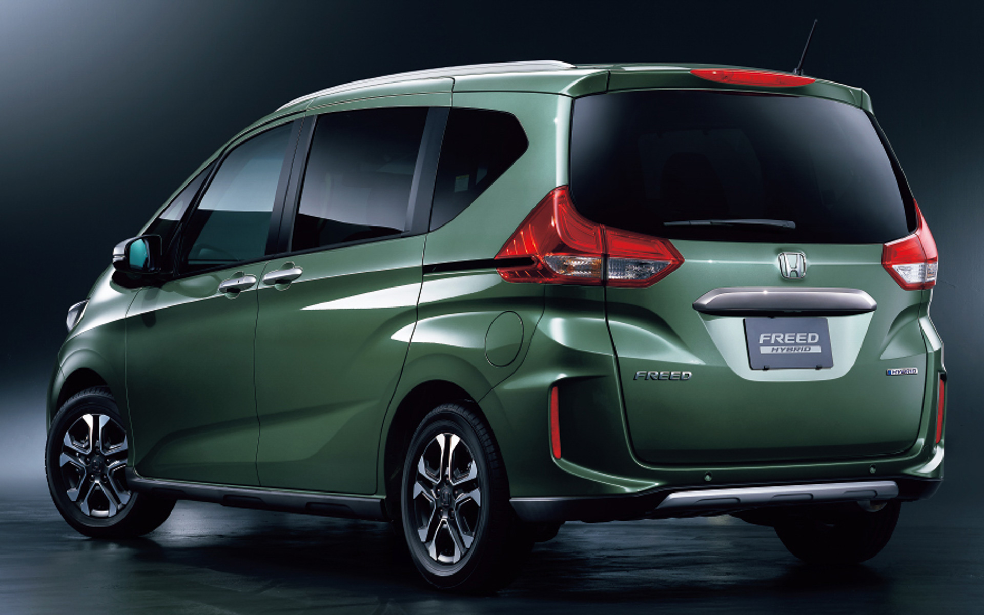 画像は開口部を広く見せるフロントグリルのクロスター