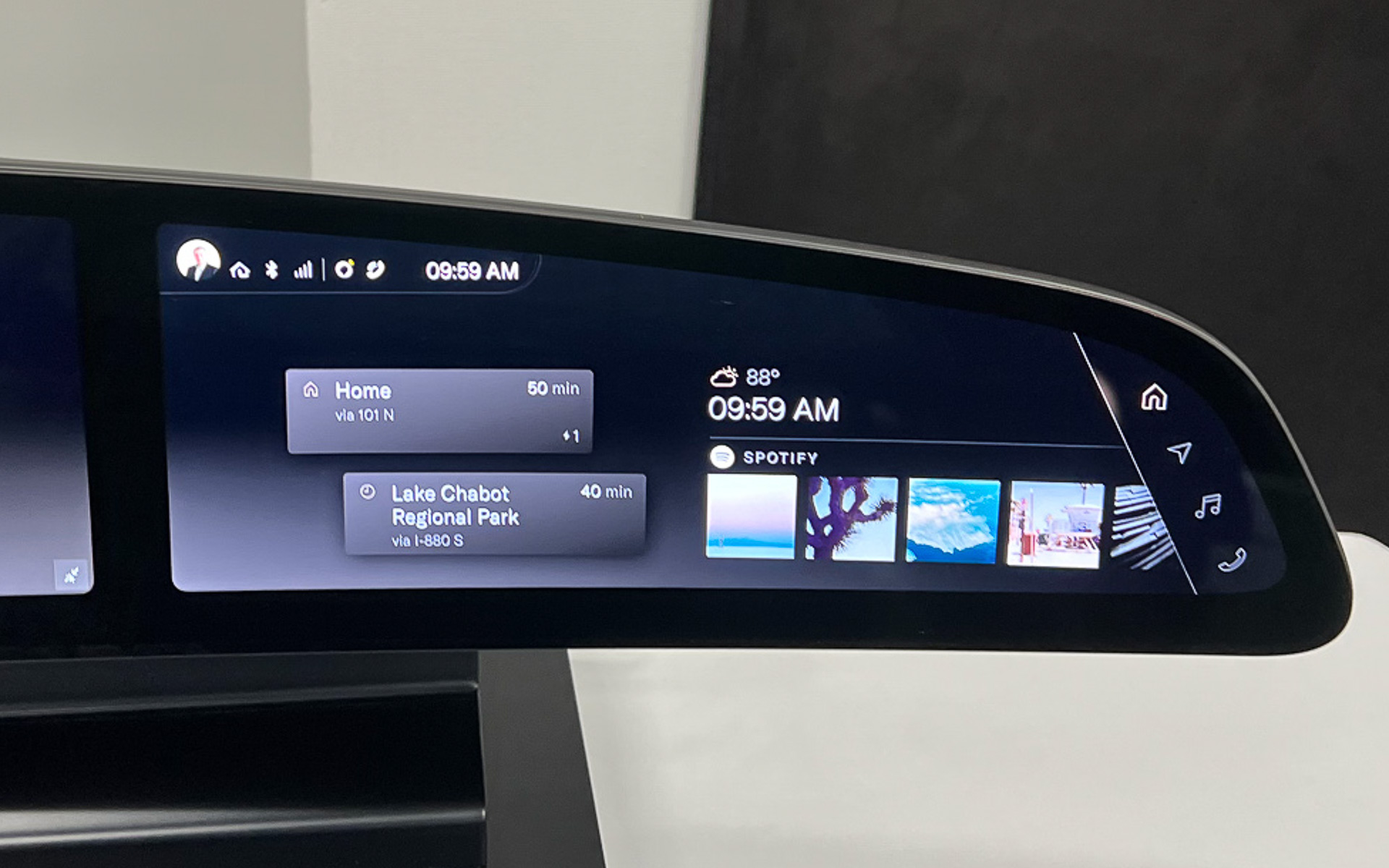 12.6型インセルタッチパネル