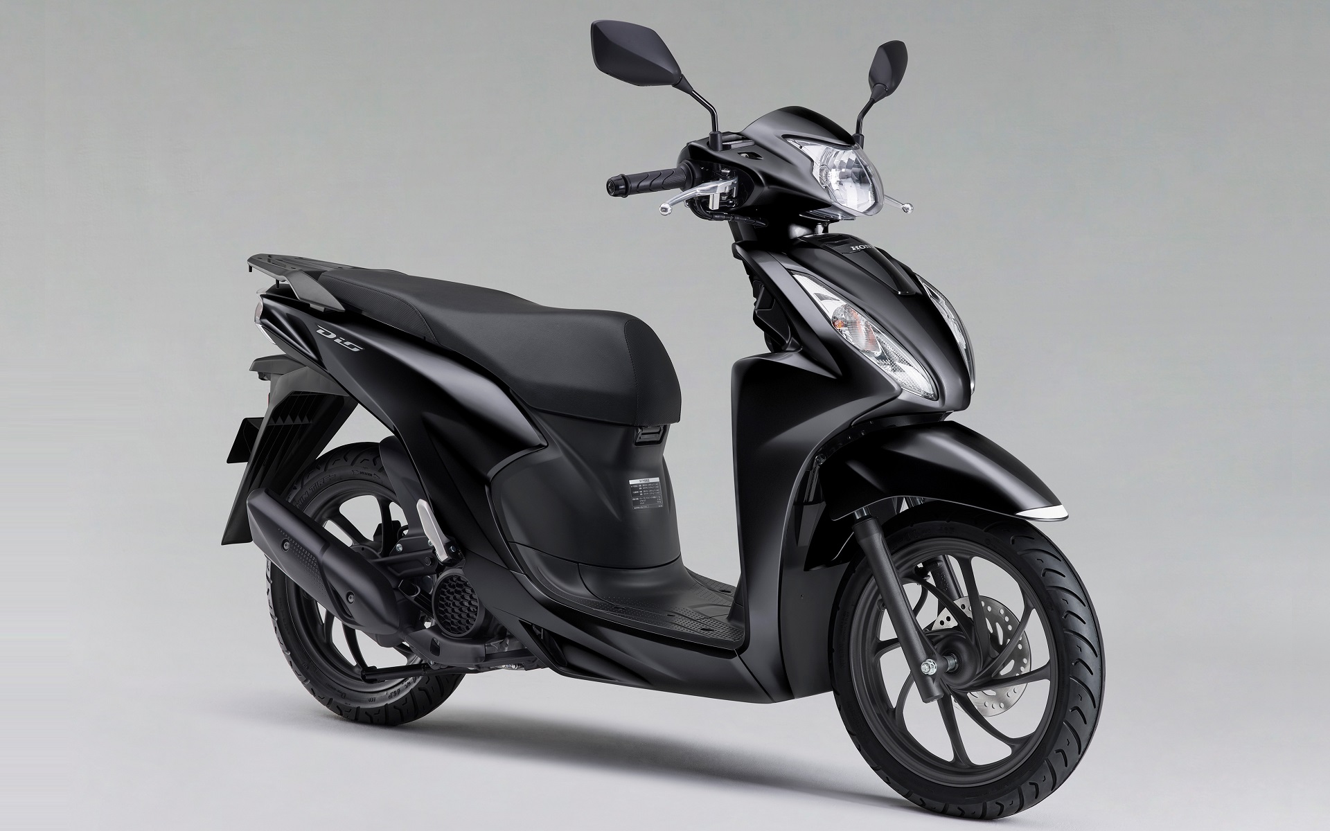 ホンダが原付に種スクーター「Dio110」に精悍で落ち着きのある新色「ポセイドンブラックメタリック」を追加設定した