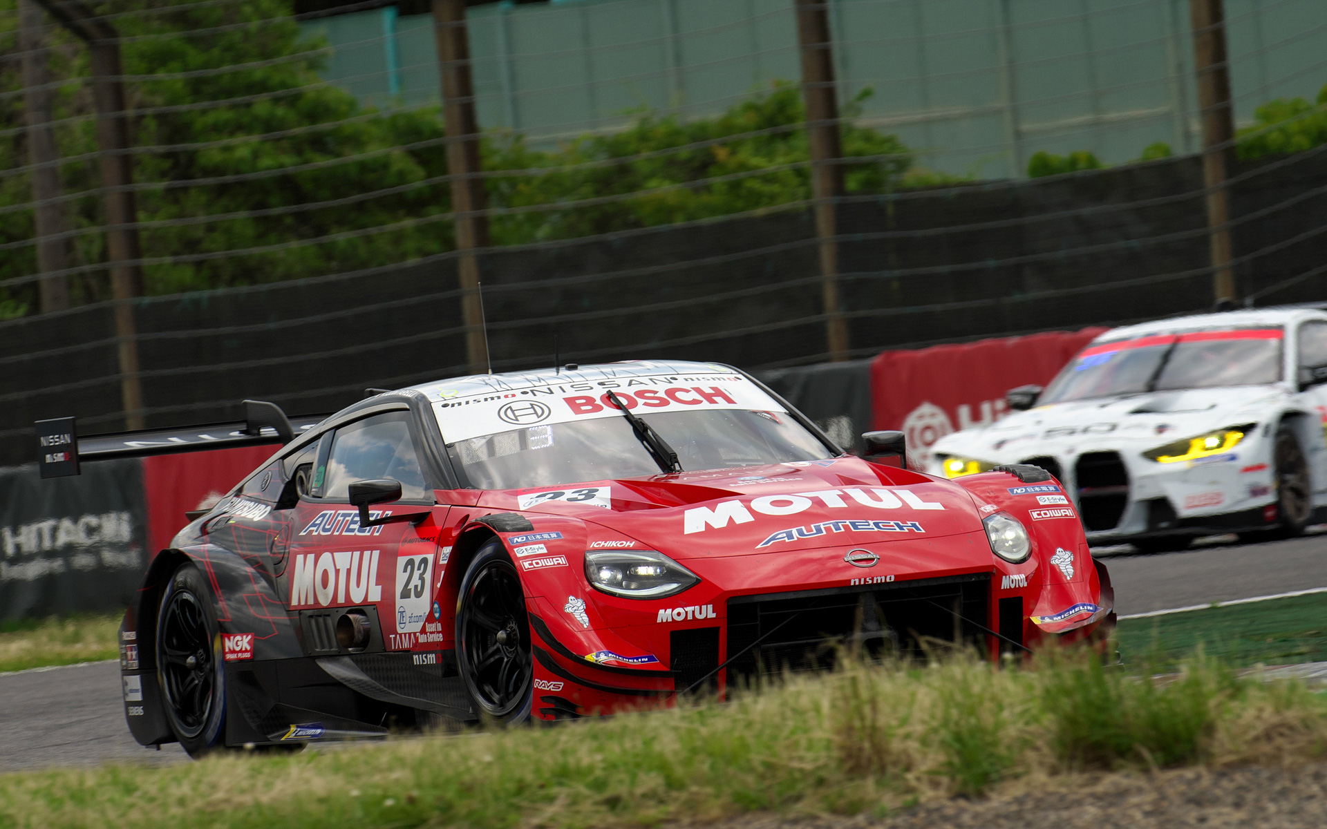 ミシュランユーザーの3台は、シリーズタイトルを争える可能性を残す