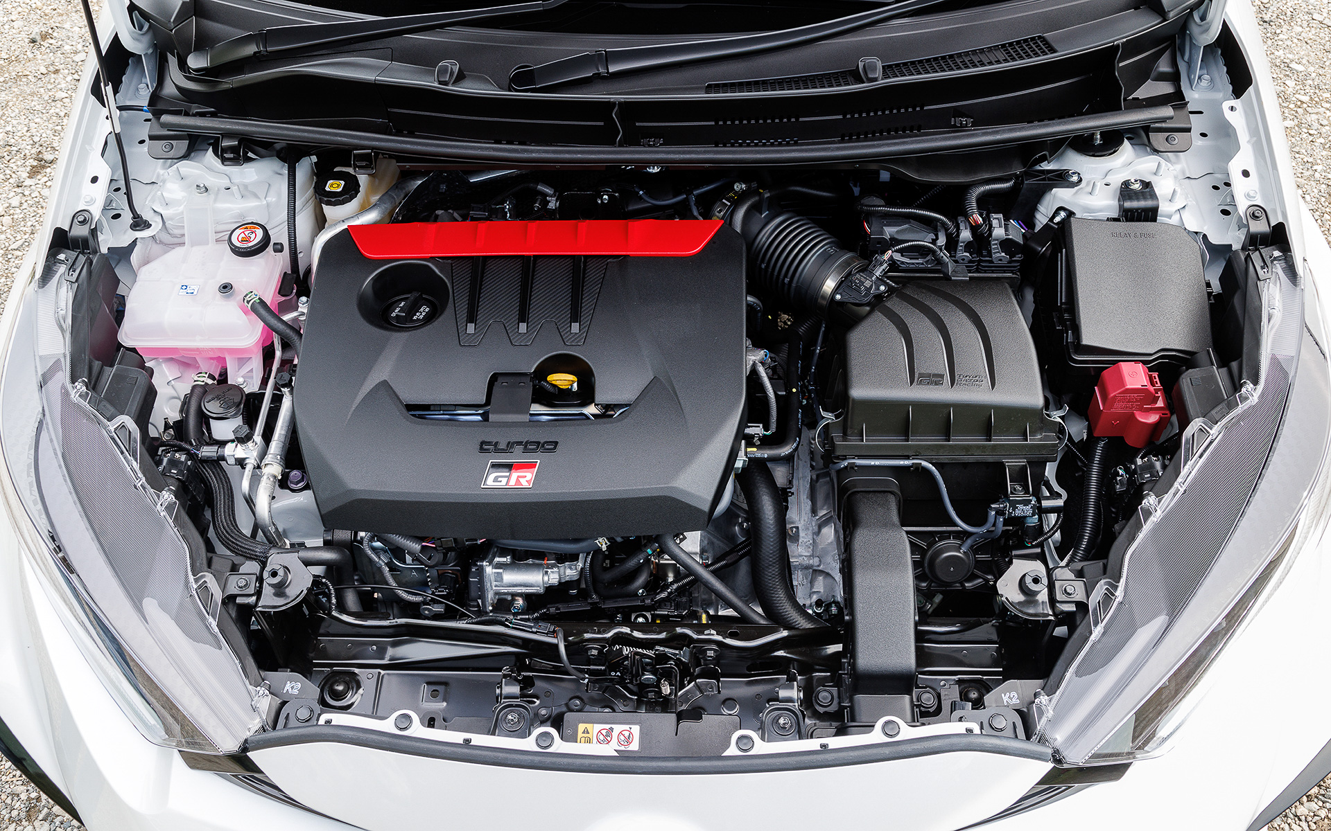 直列3気筒 1.6リッター直噴ターボのG16E-GTS型エンジン。最高出力は200kW（272PS）でGRヤリスと変わらないが、最大トルクは390Nmに引き上げられている