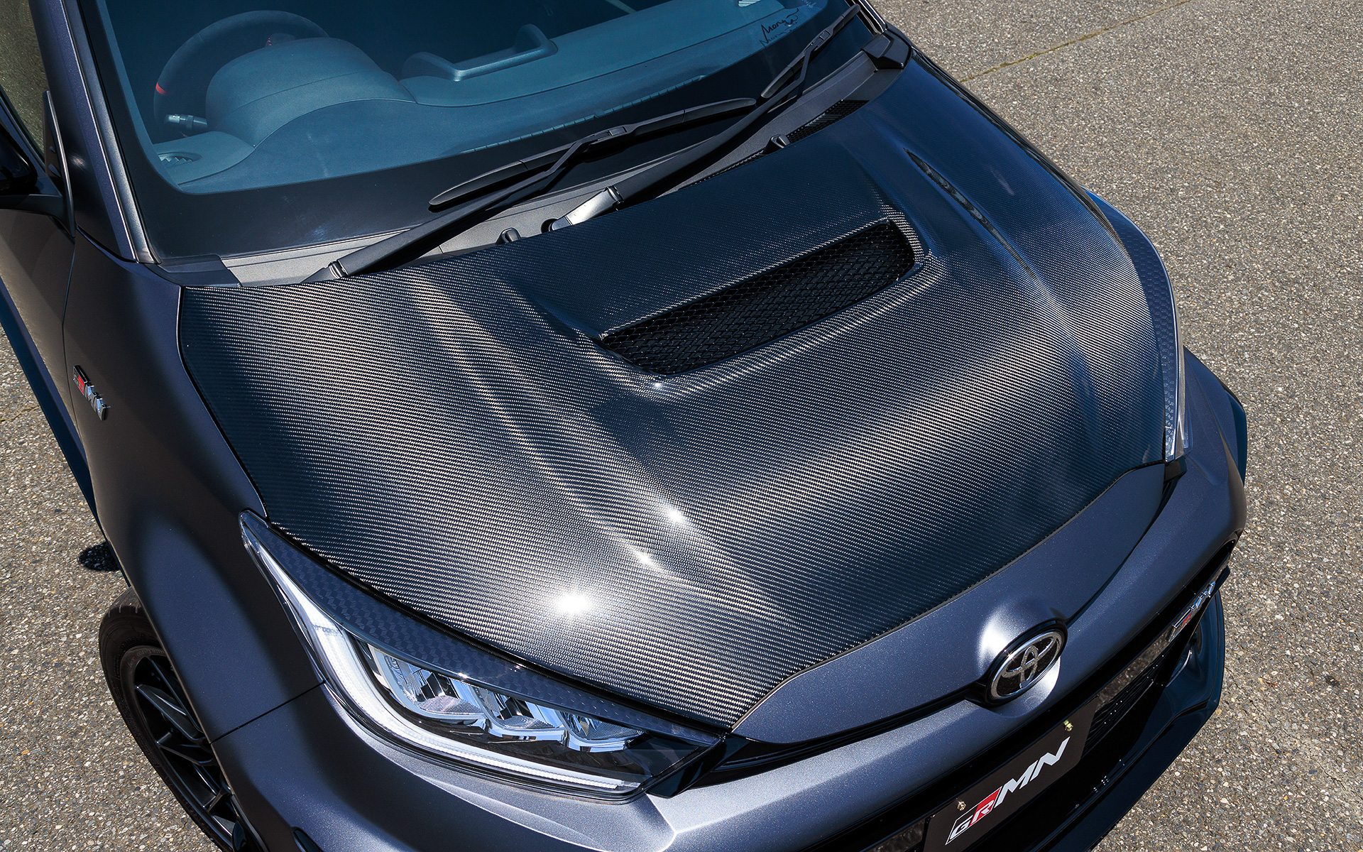 綾織カーボンのボンネット