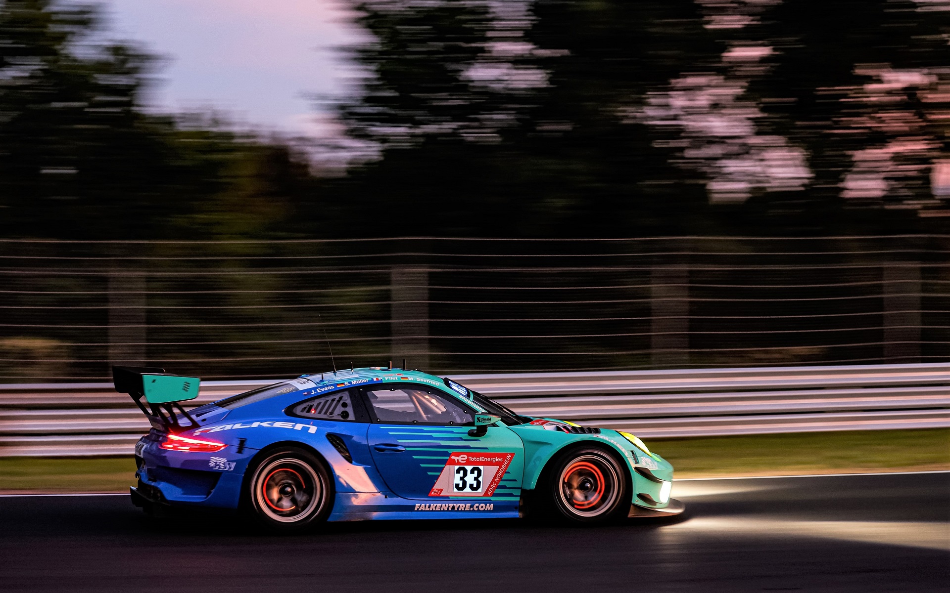 ファルケンモータースポーツチームの「ポルシェ 911 GT3R」