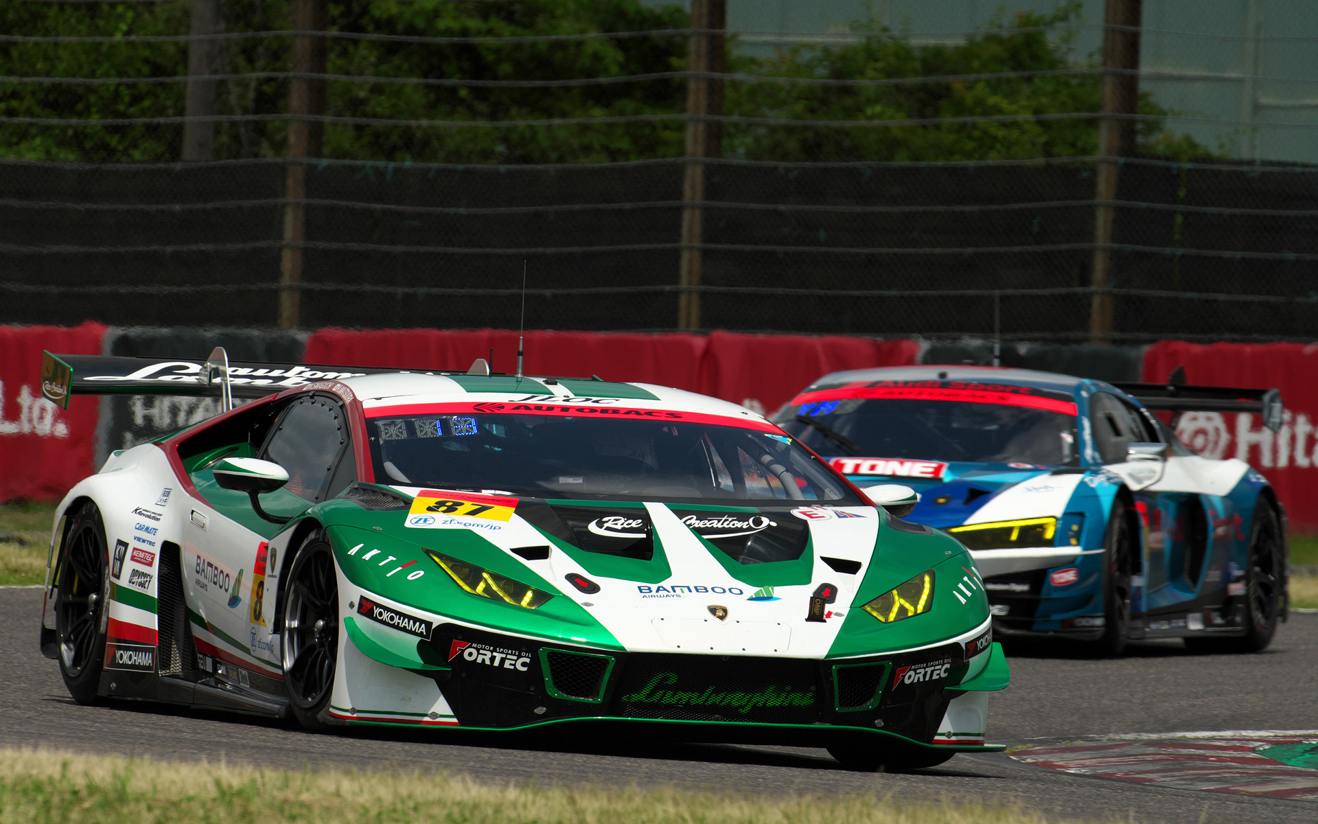 GT300では15台のマシンが横浜ゴムのタイヤを装着する