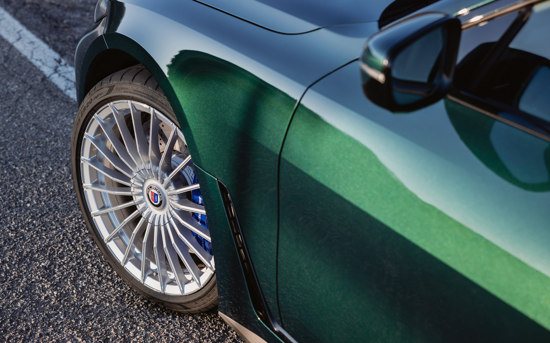 軽量・高剛性の20インチ鍛造ホイール