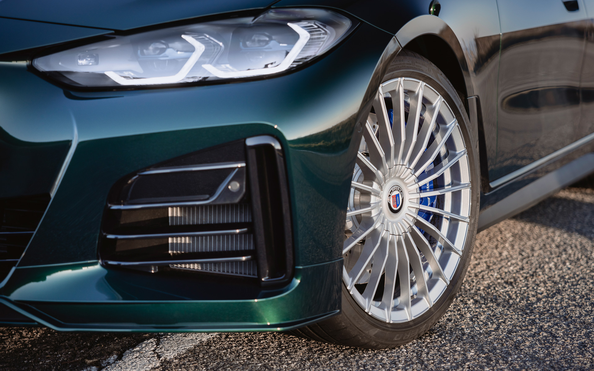 各部に冷却用のクーラーを装着する