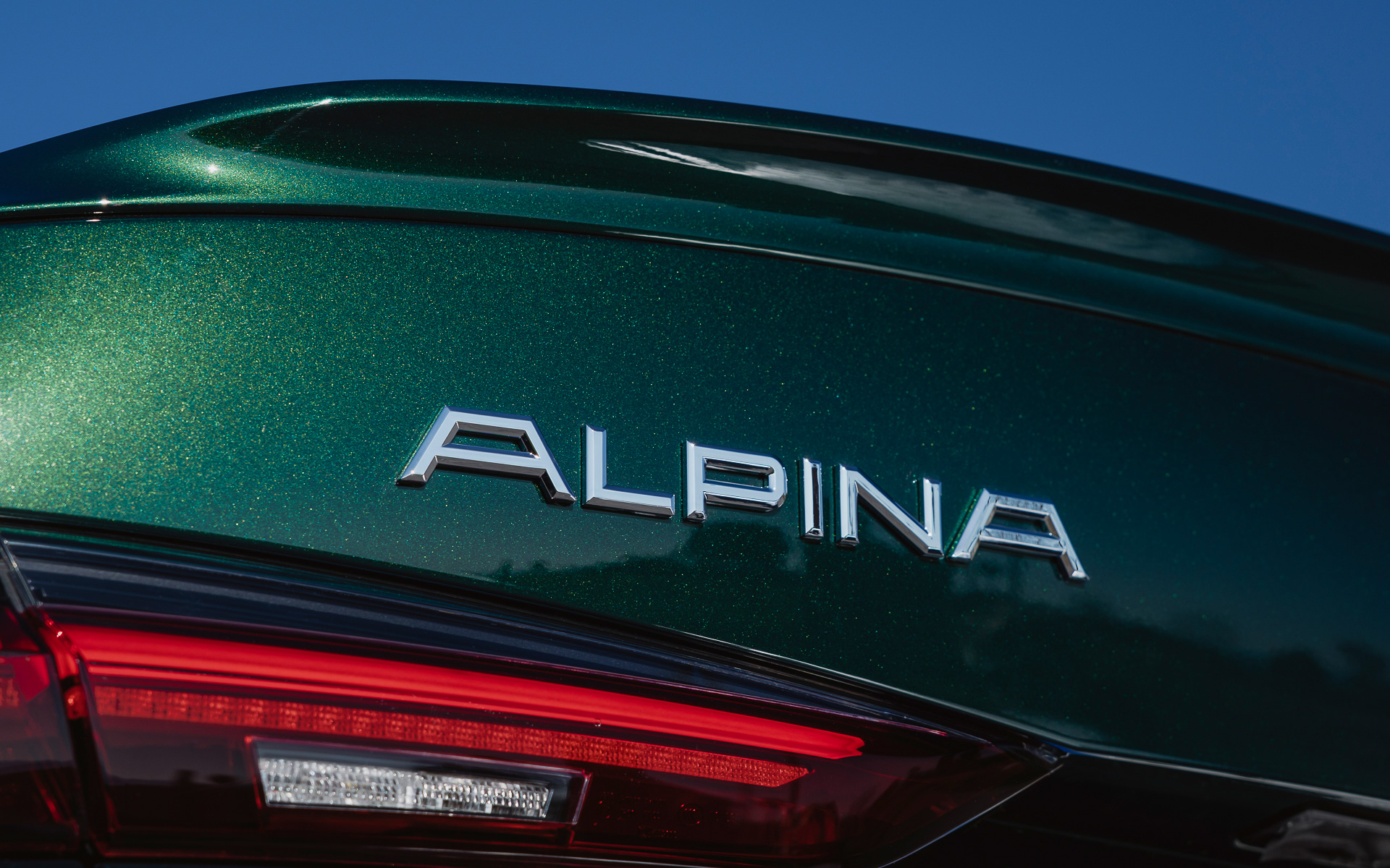 リアビューにはALPNAとD4Sのエンブレムが配される