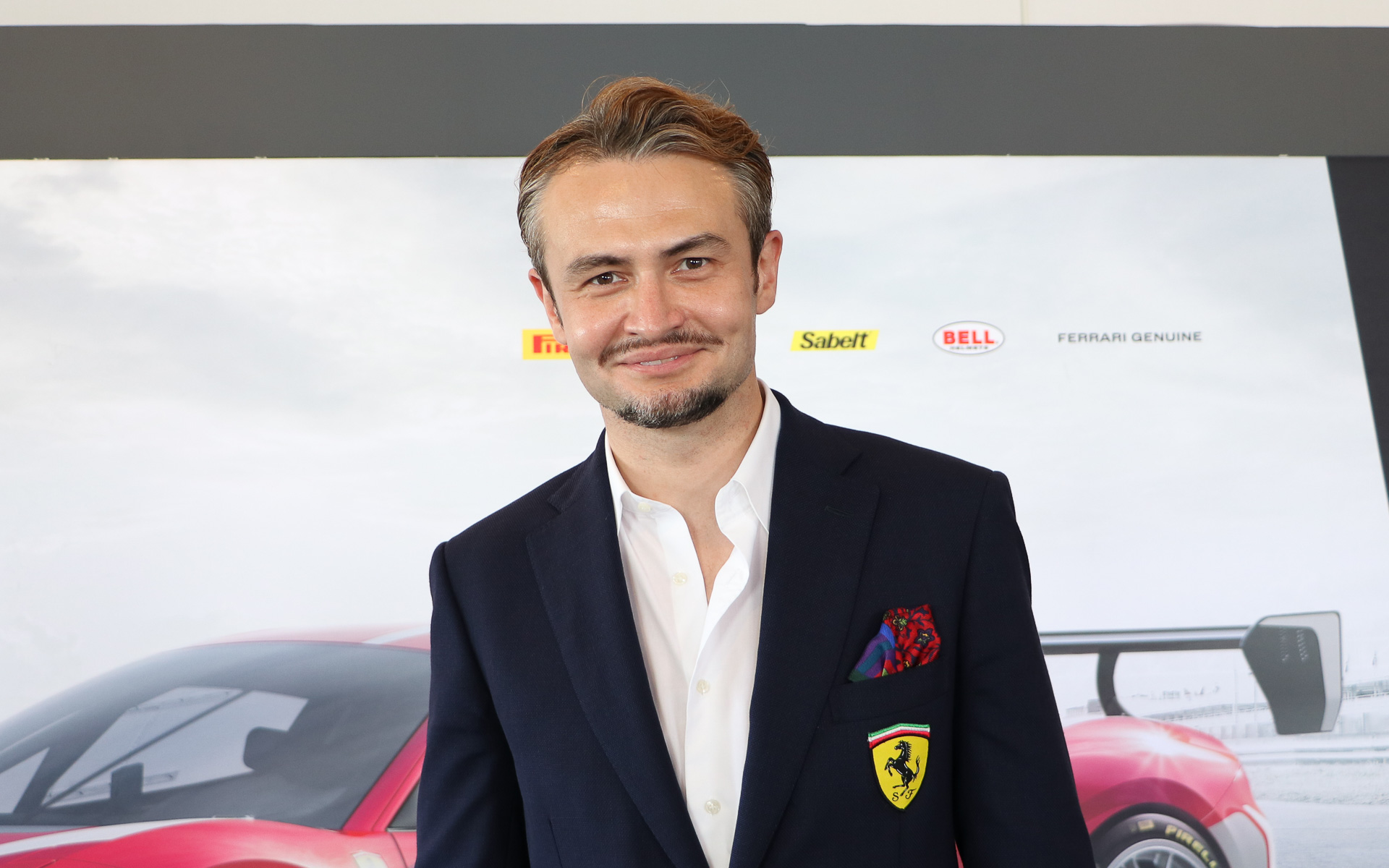 レーシングドライバーであり実業家でもあるケイ・コッツォリーノ選手