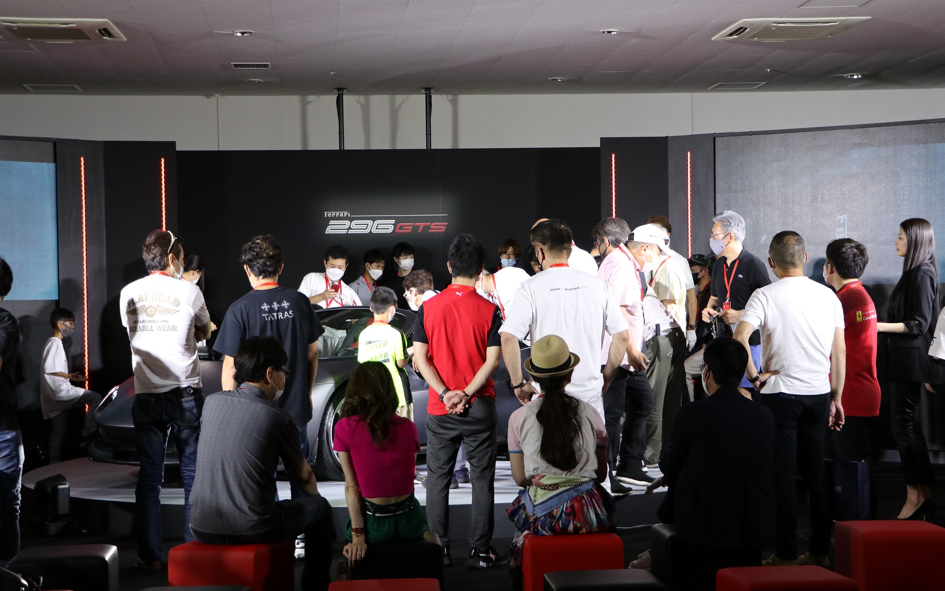 日本初披露された新型296 GTSにフェラーリオーナーも興味津々