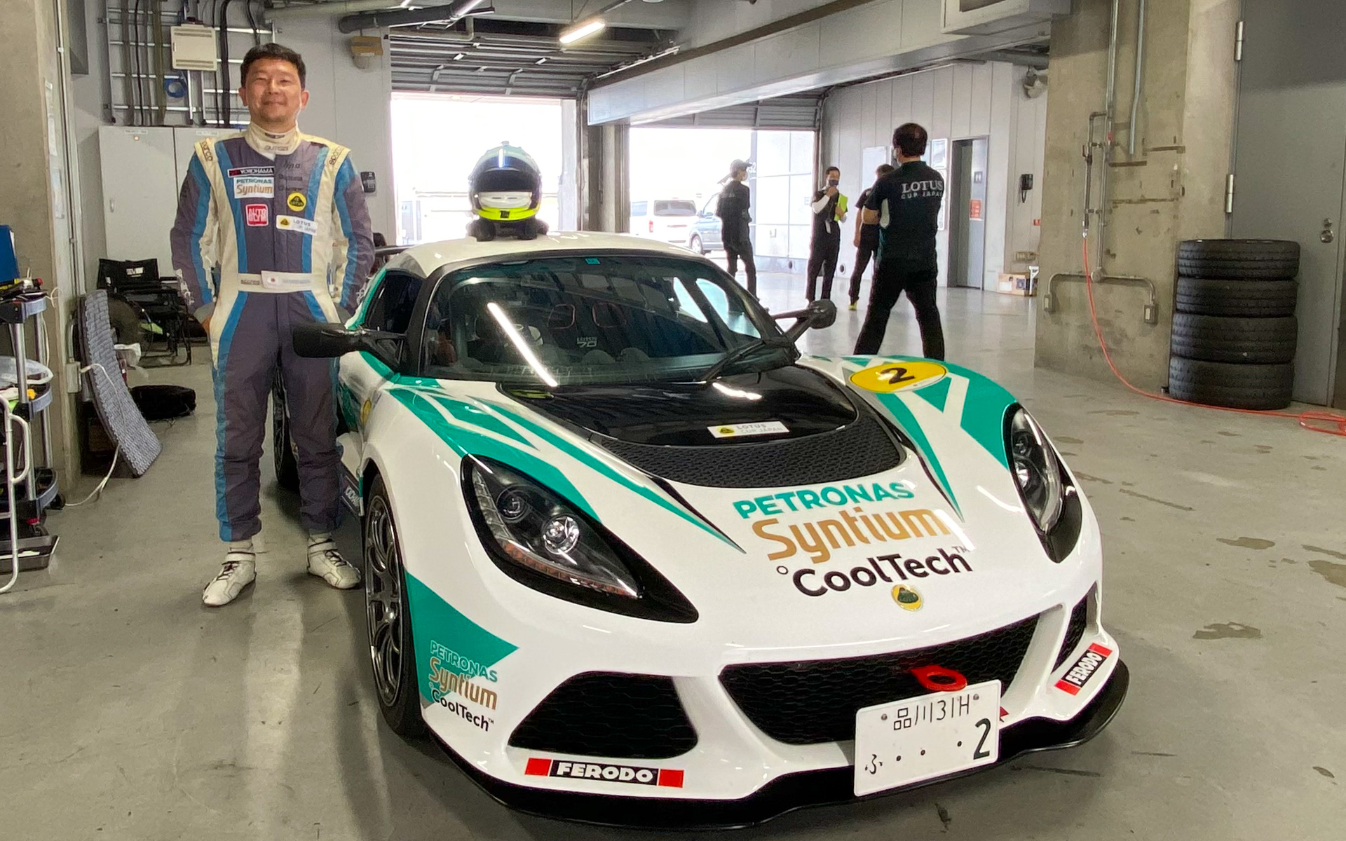 メディアとして10年以上、ロータスカップ・ジャパンに参戦している「ティーポ」の佐藤考洋編集長。マシンはV6エンジン搭載のエキシージで、この日はポールポジション！　なんですが、もうベテランで速すぎるからか!?（笑）、 賞典外での参戦となっていました