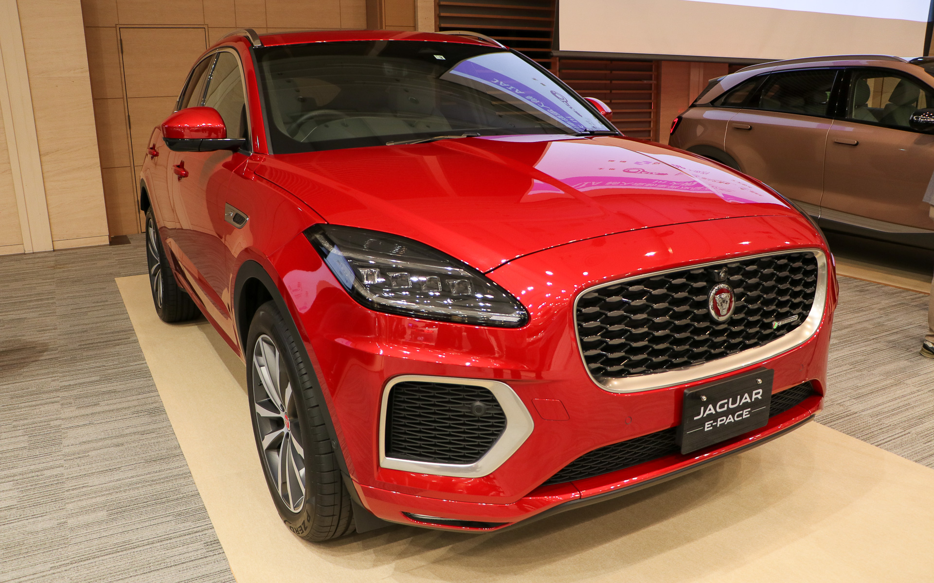 ジャガー Fペイス