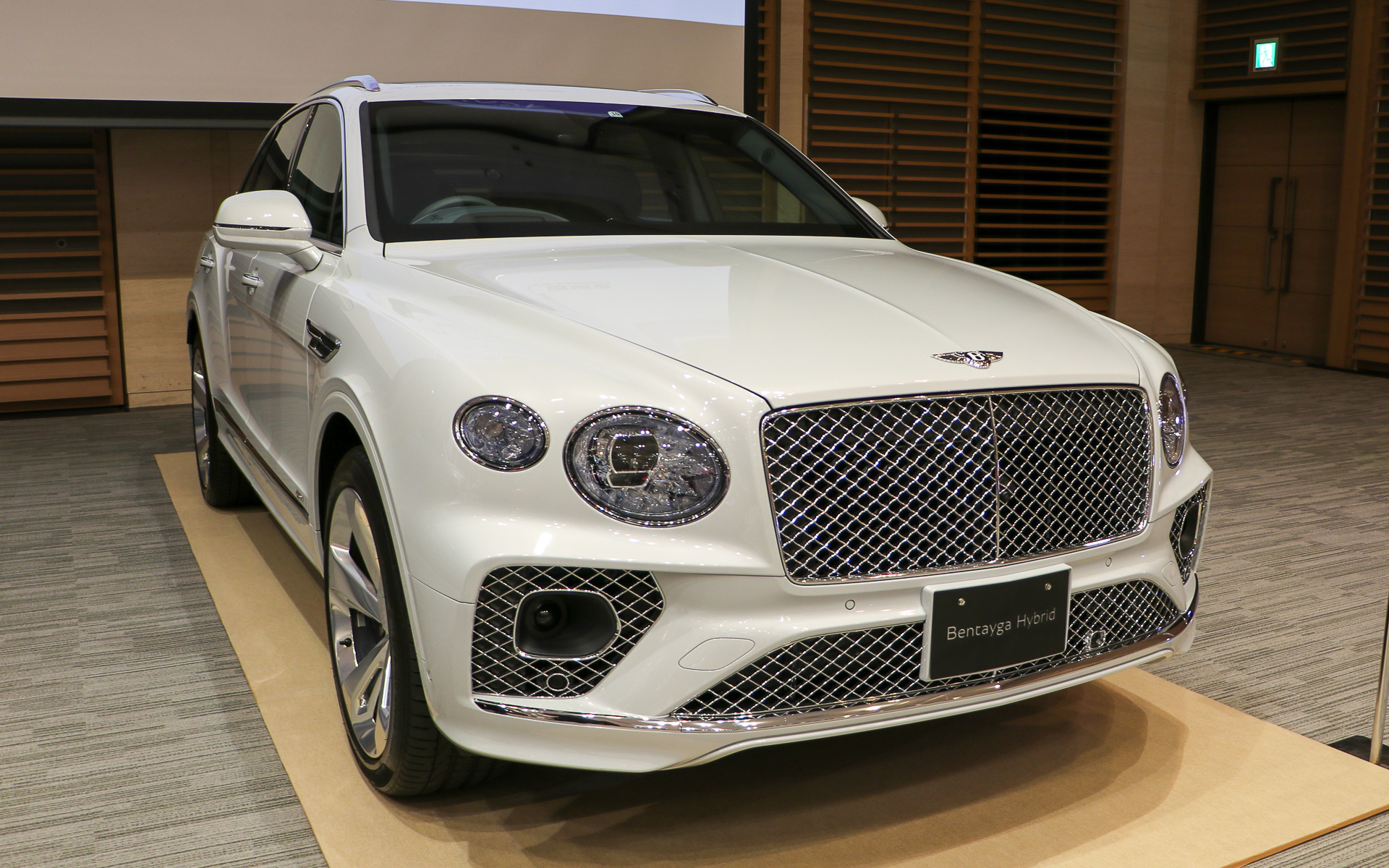 ベントレー ベンテイガ ハイブリッド