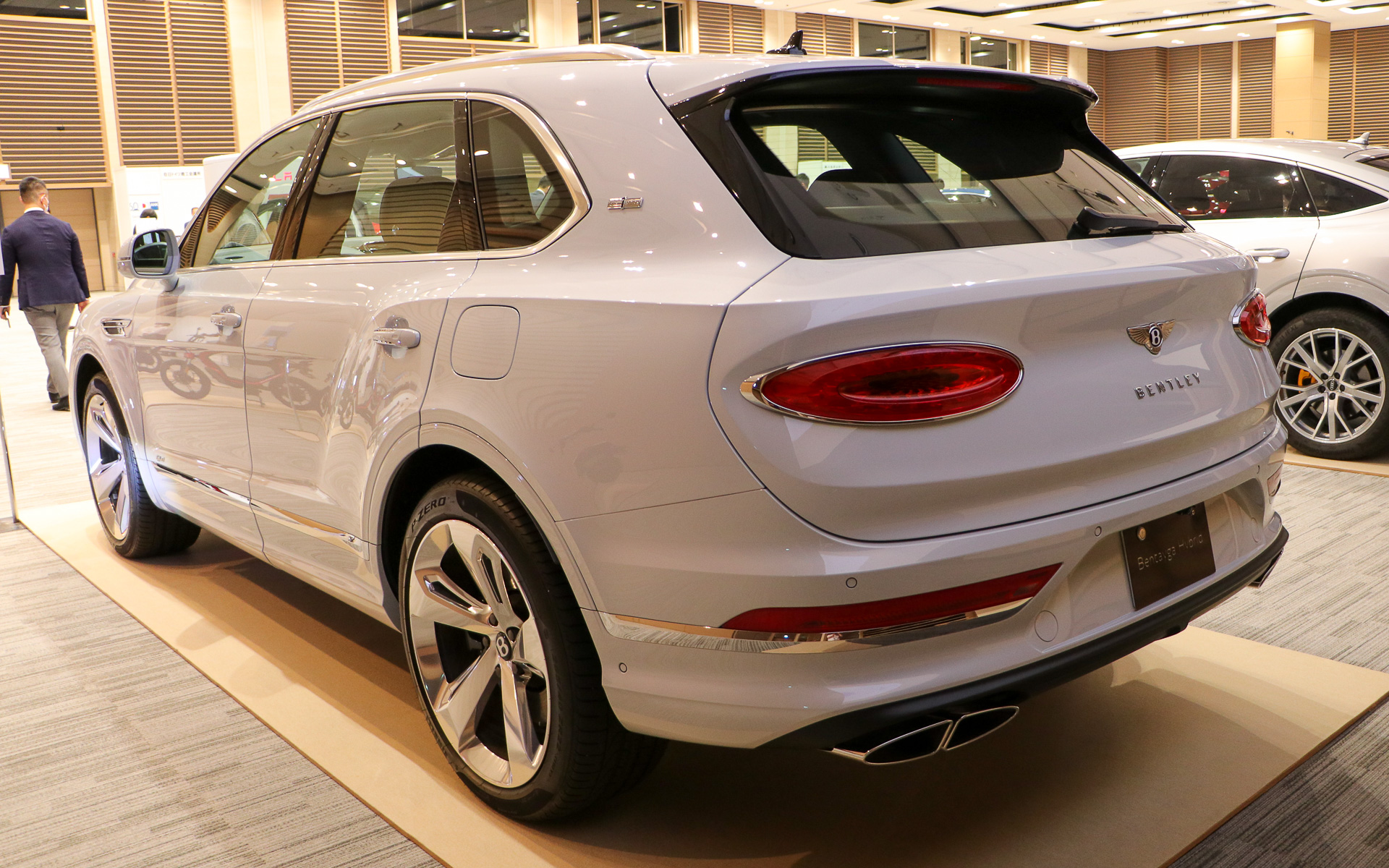 ベントレー ベンテイガ ハイブリッド