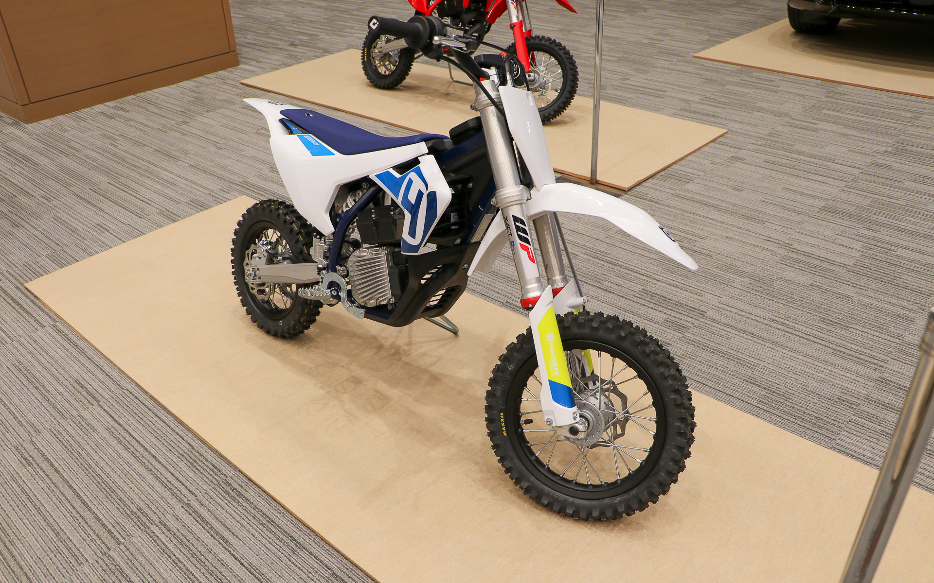 Husqvama Motorcycles EE 5