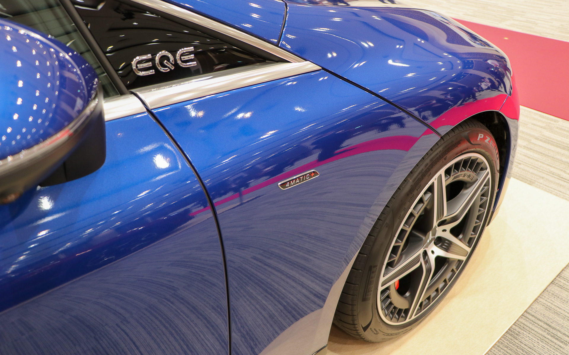 フェンダーには「4MATIC＋」のエンブレムが配される