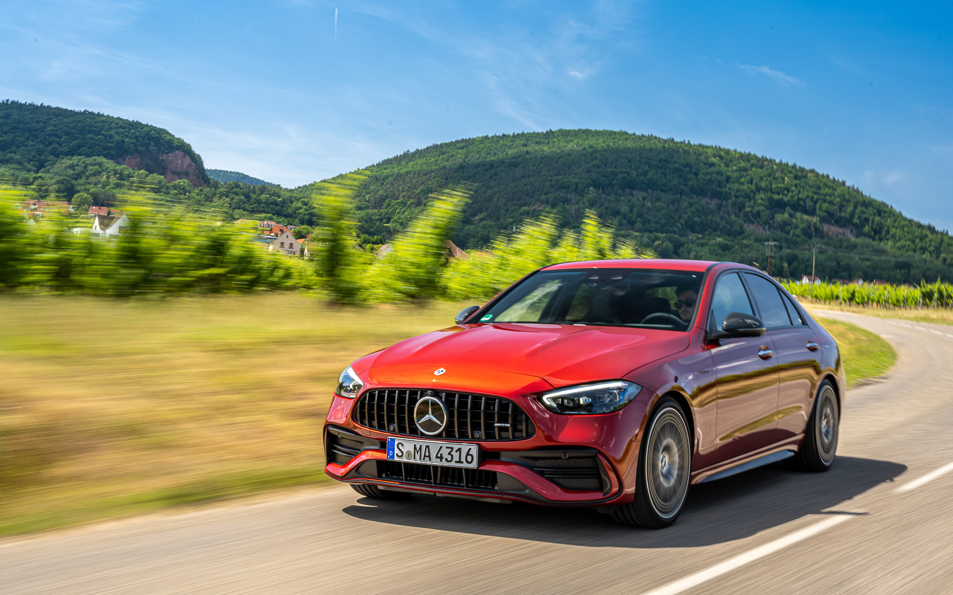 フランスで新型「メルセデスAMG C 43 4MATIC」に試乗