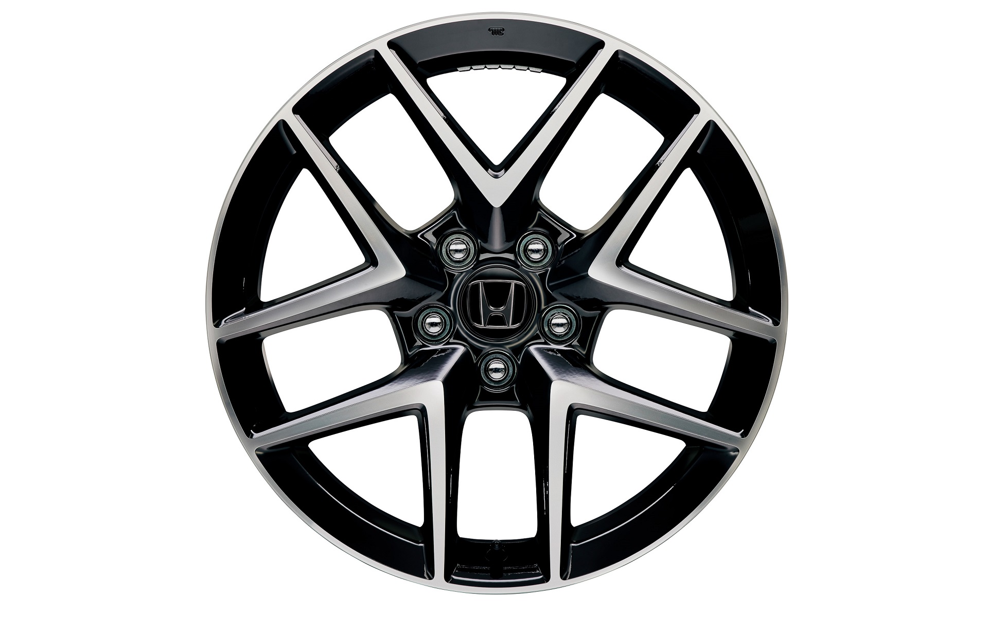 またブラックエンブレムと合わせて装着したいのが、純正ホイールのセンターキャップと交換するだけの「アルミホイールセンターキャップ（ブラックHマーク）」。全体をブラックエンブレムで統一できる。ベース部分はベルリナブラックを採用。価格は1万7600円（4個セット）