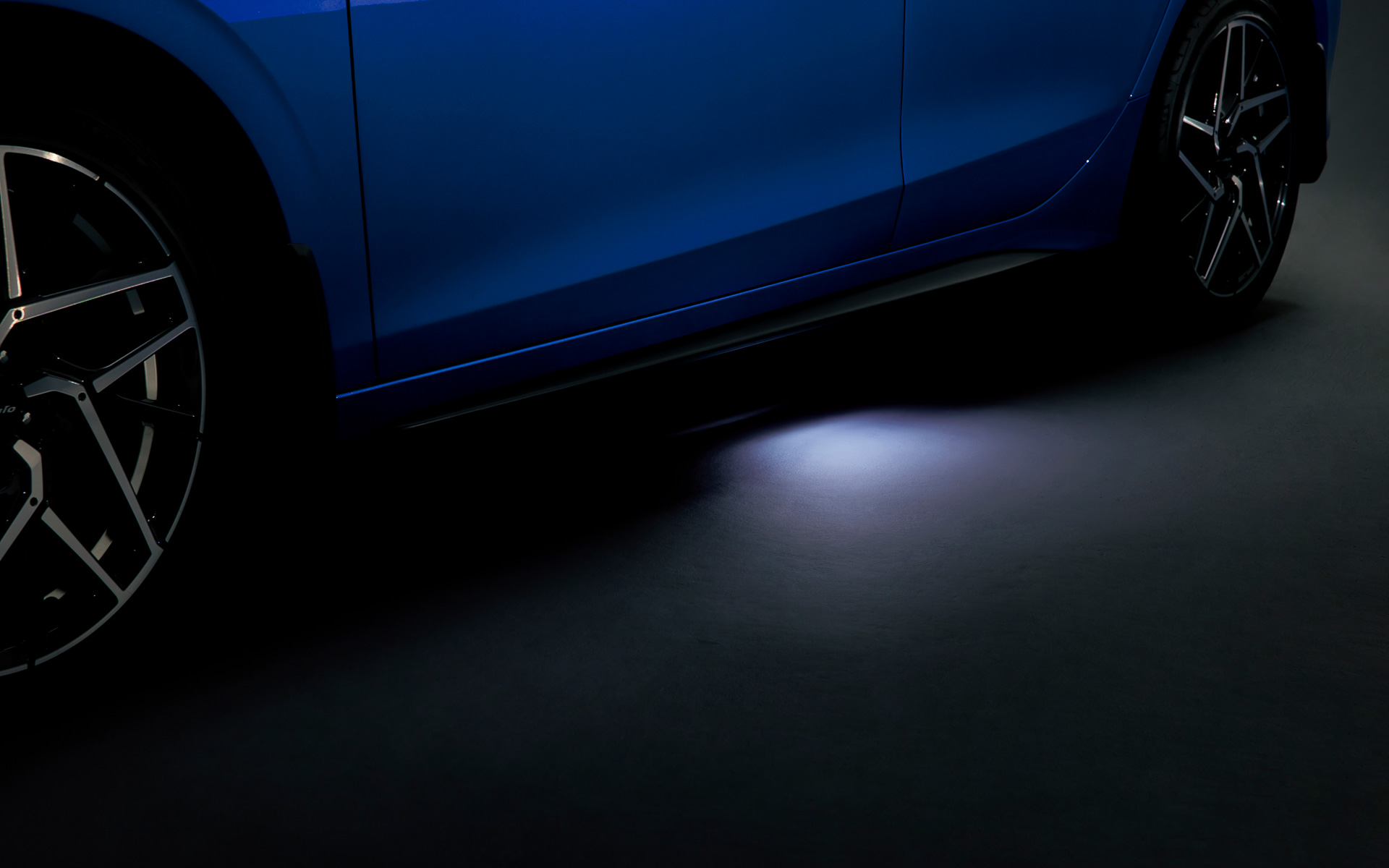 ドアを開ける前に場所を示してくれるパドルライト（LEDホワイト照明）は、左右セットでドア開閉・ホンダスマートキーシステムとも連動する。価格は2万2000円