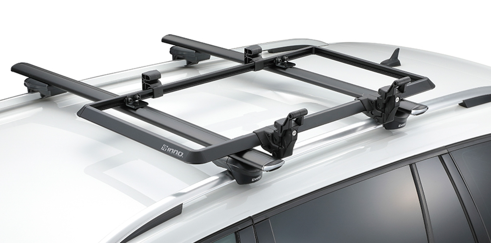 ベースキャリアに設置する「INNO クイックベース60」